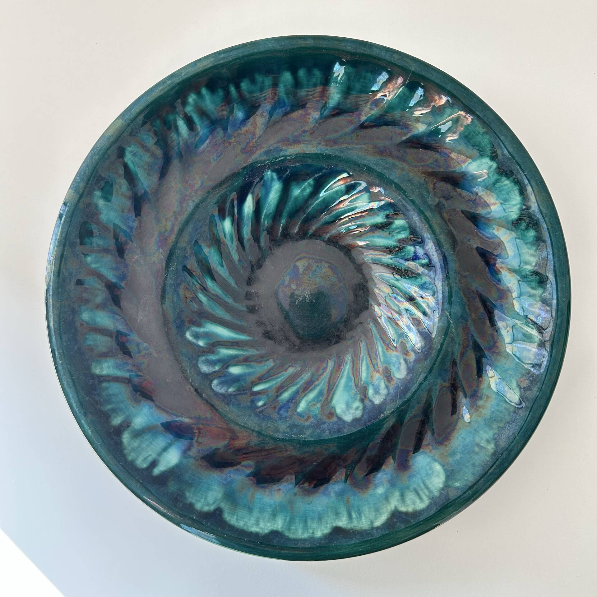 Wavy emerald green bob