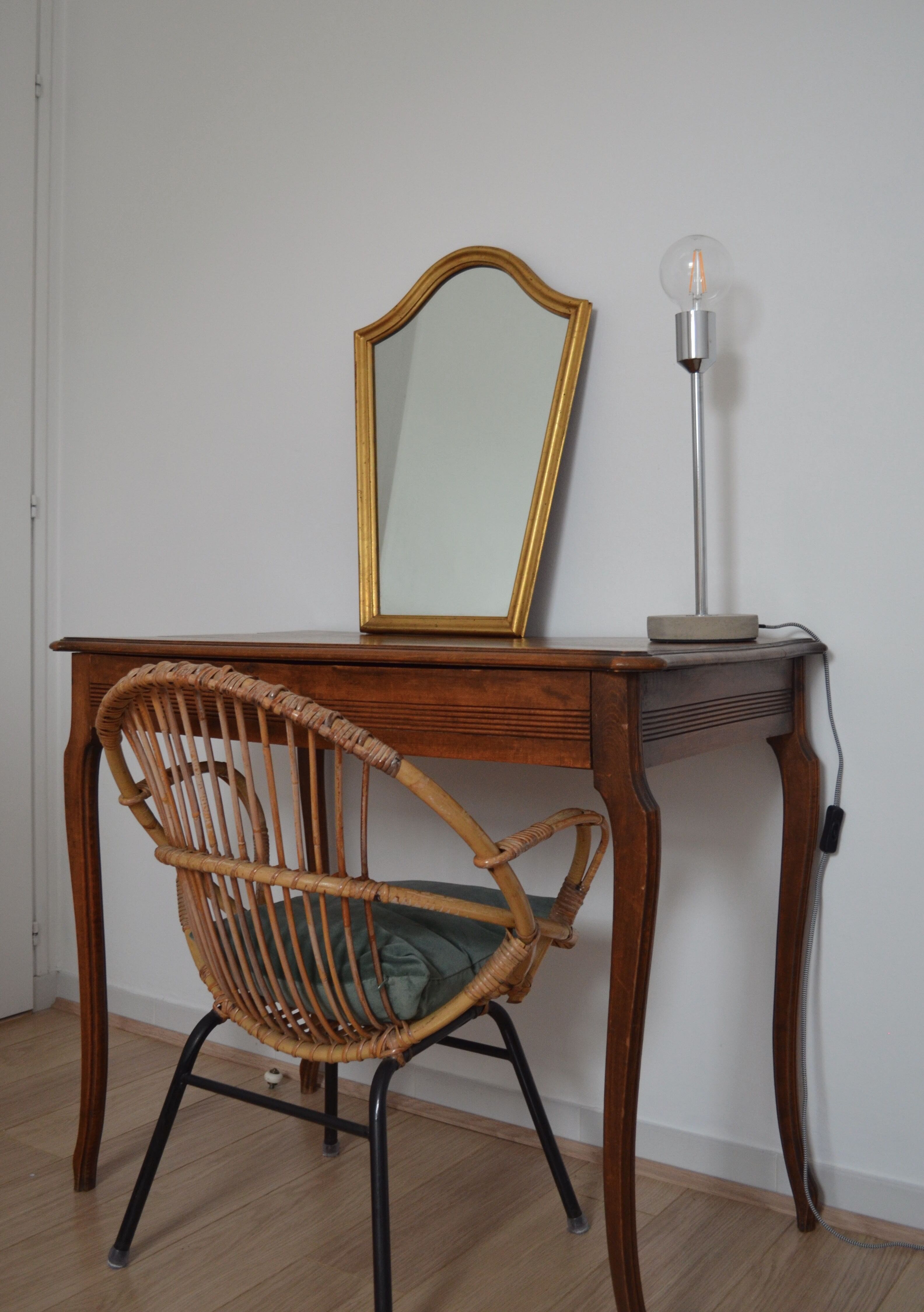 Side table clean oak