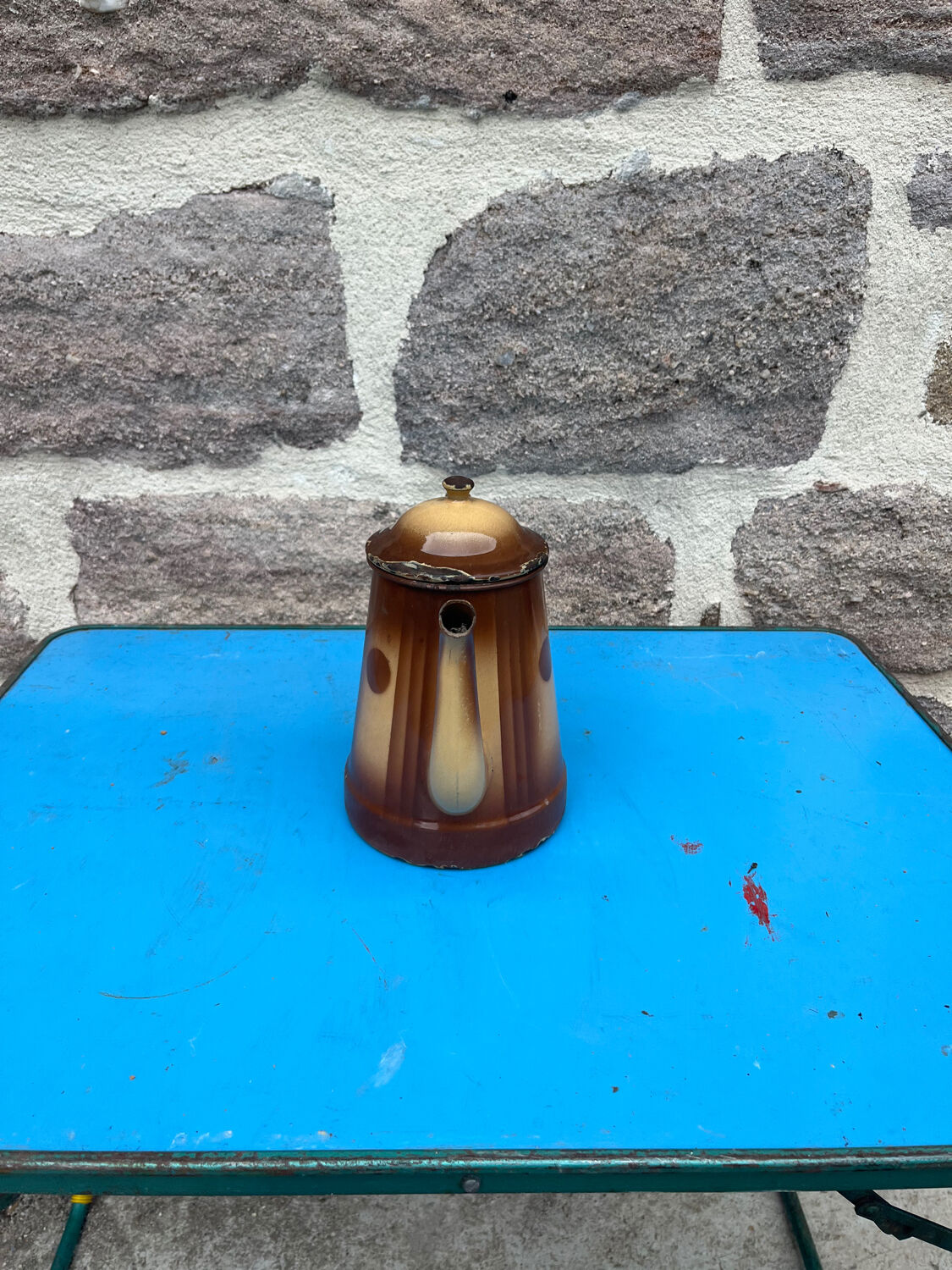 Enamelled coffee maker