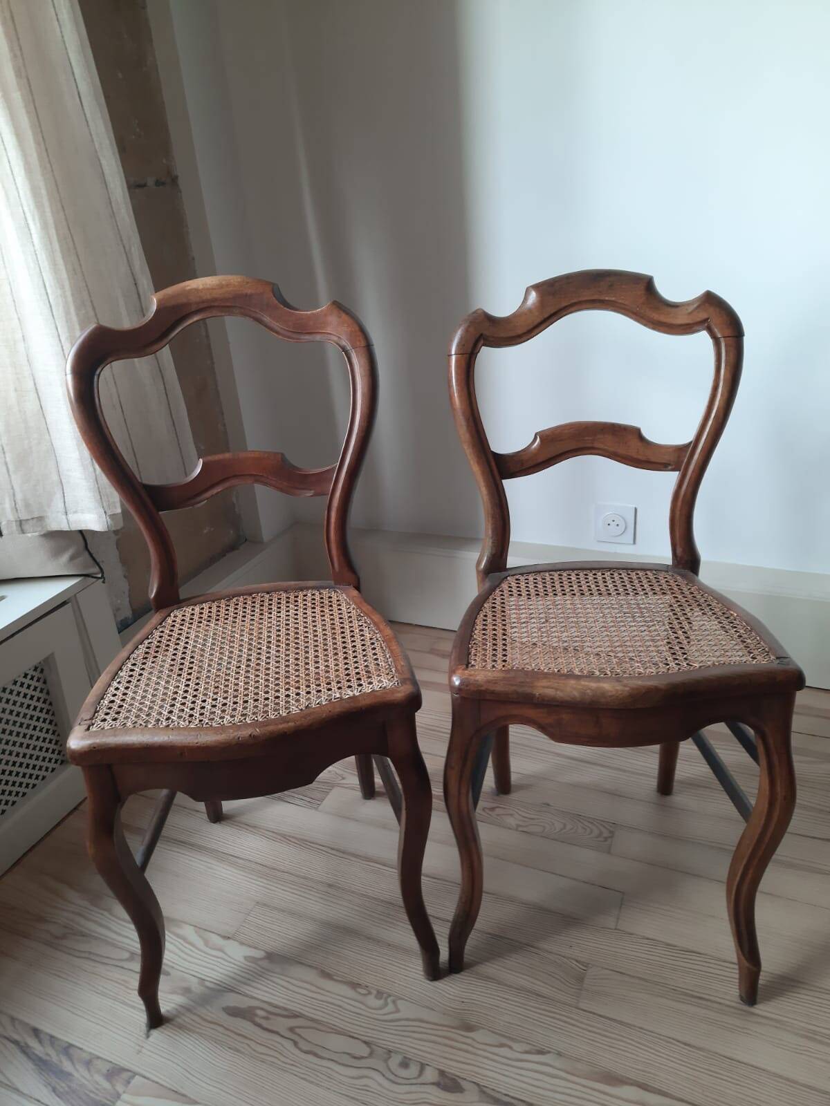 Chaises style Louis XV en bois et cannage