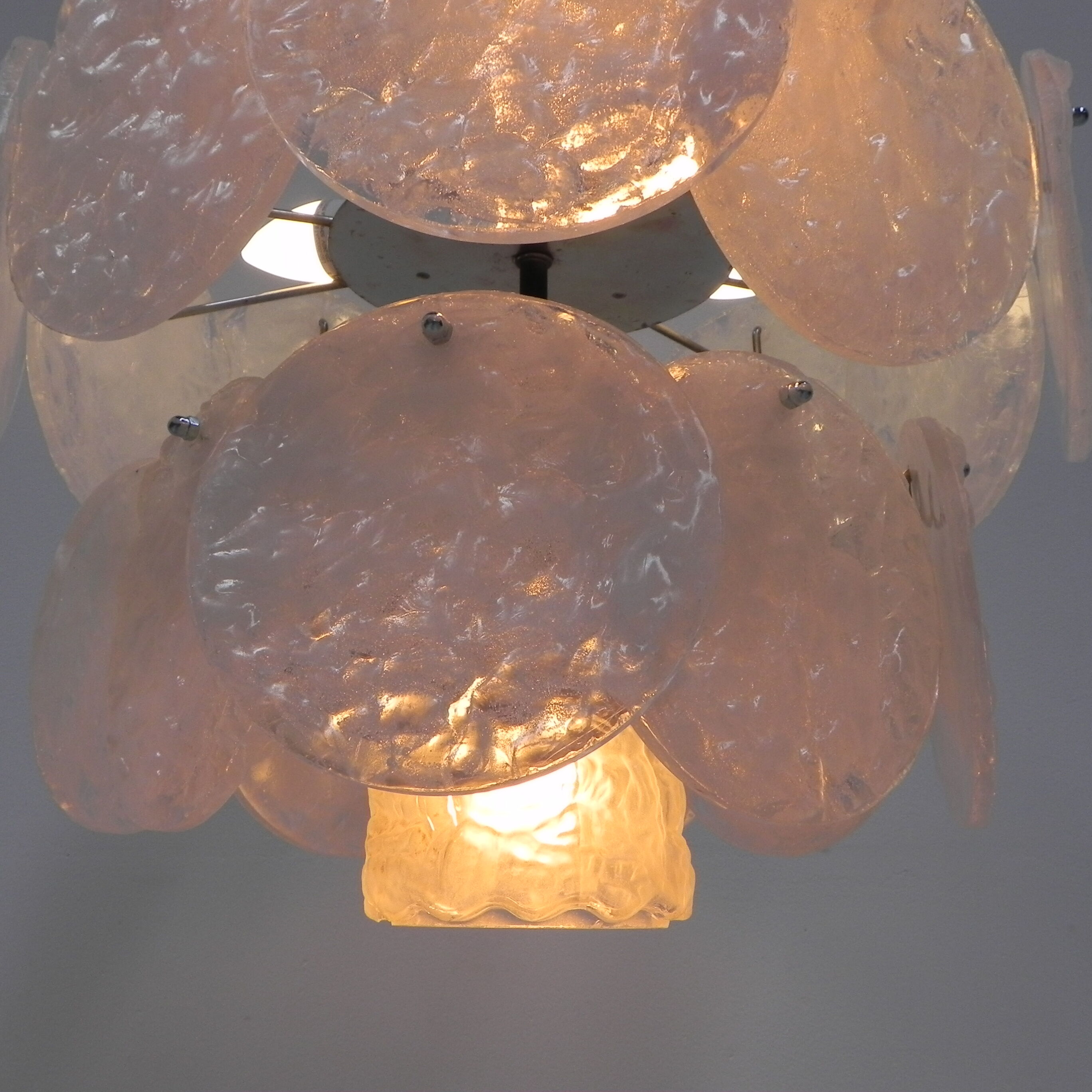 Frosted ice hanging lamp with 18 plastic discs