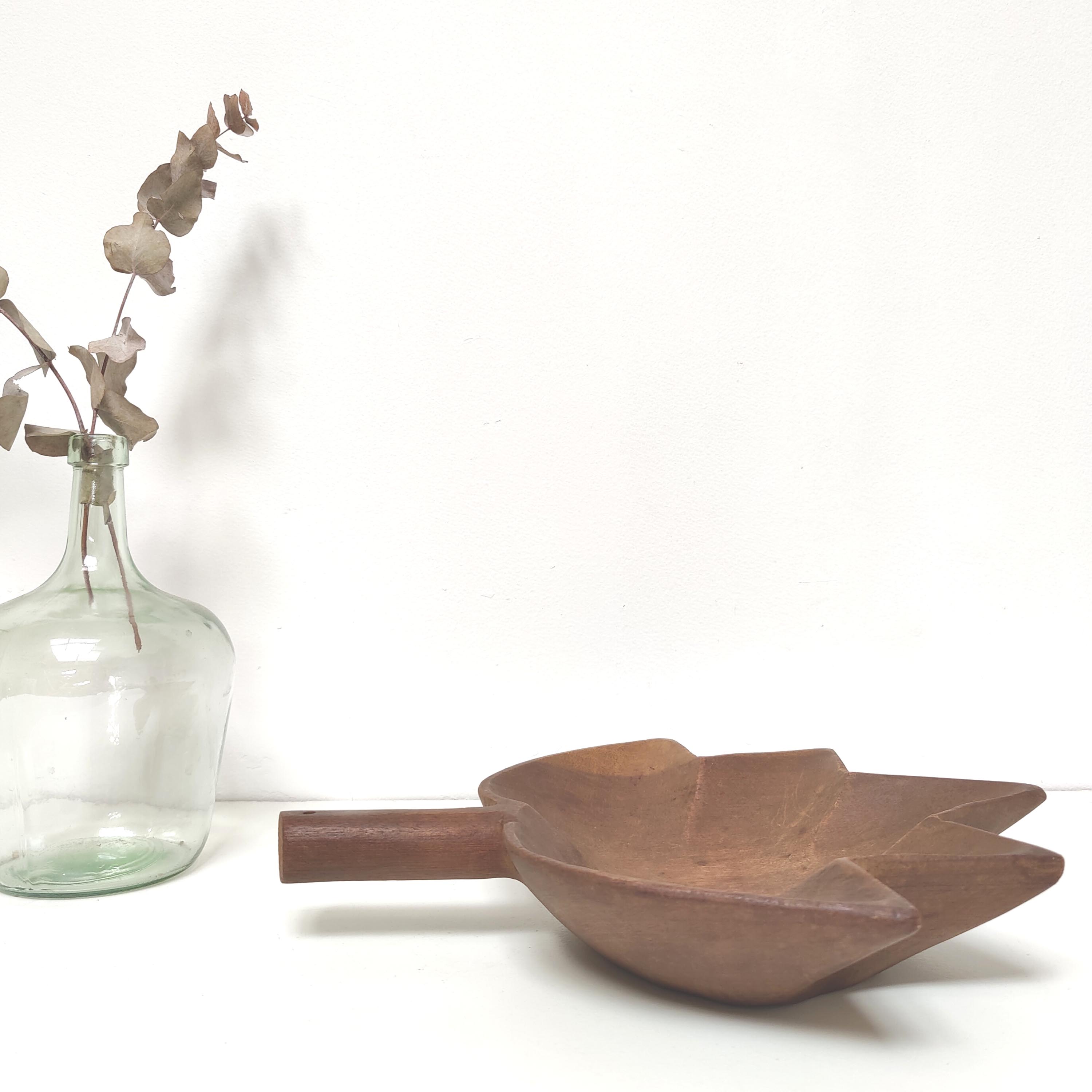 Solid wood basket tray leaf shape