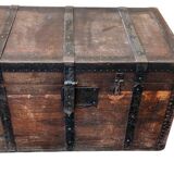 Small oak safe with iron reinforcements, 19th century