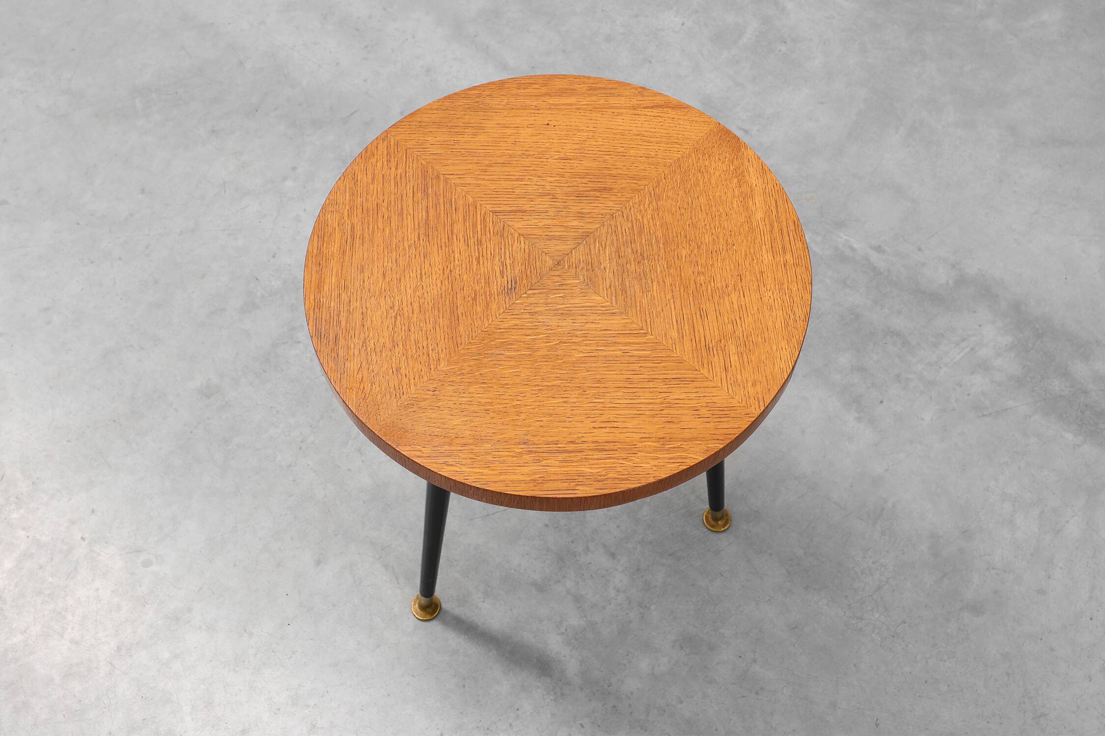 Mid‑Century Tripod Side Table with Black Tapered Legs and Brass Feet, Italy