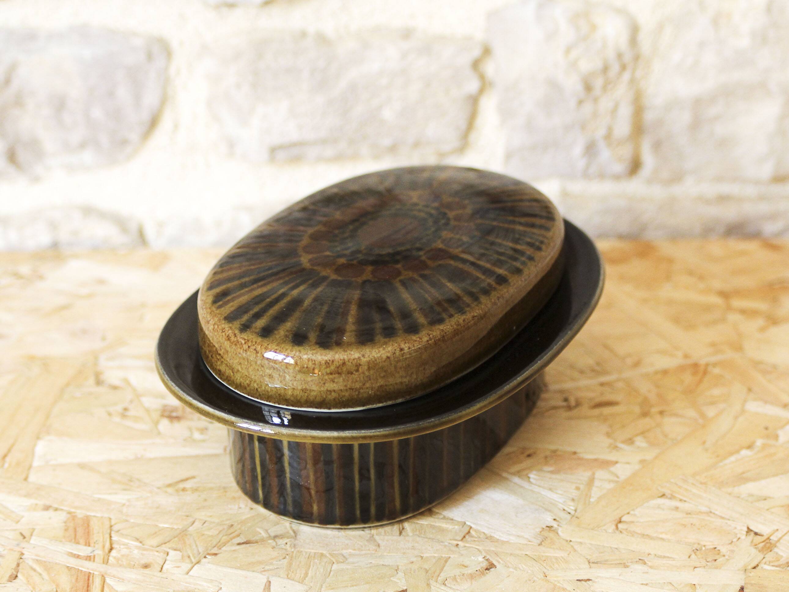 Kosmos series ceramic butter by Arabia Finland