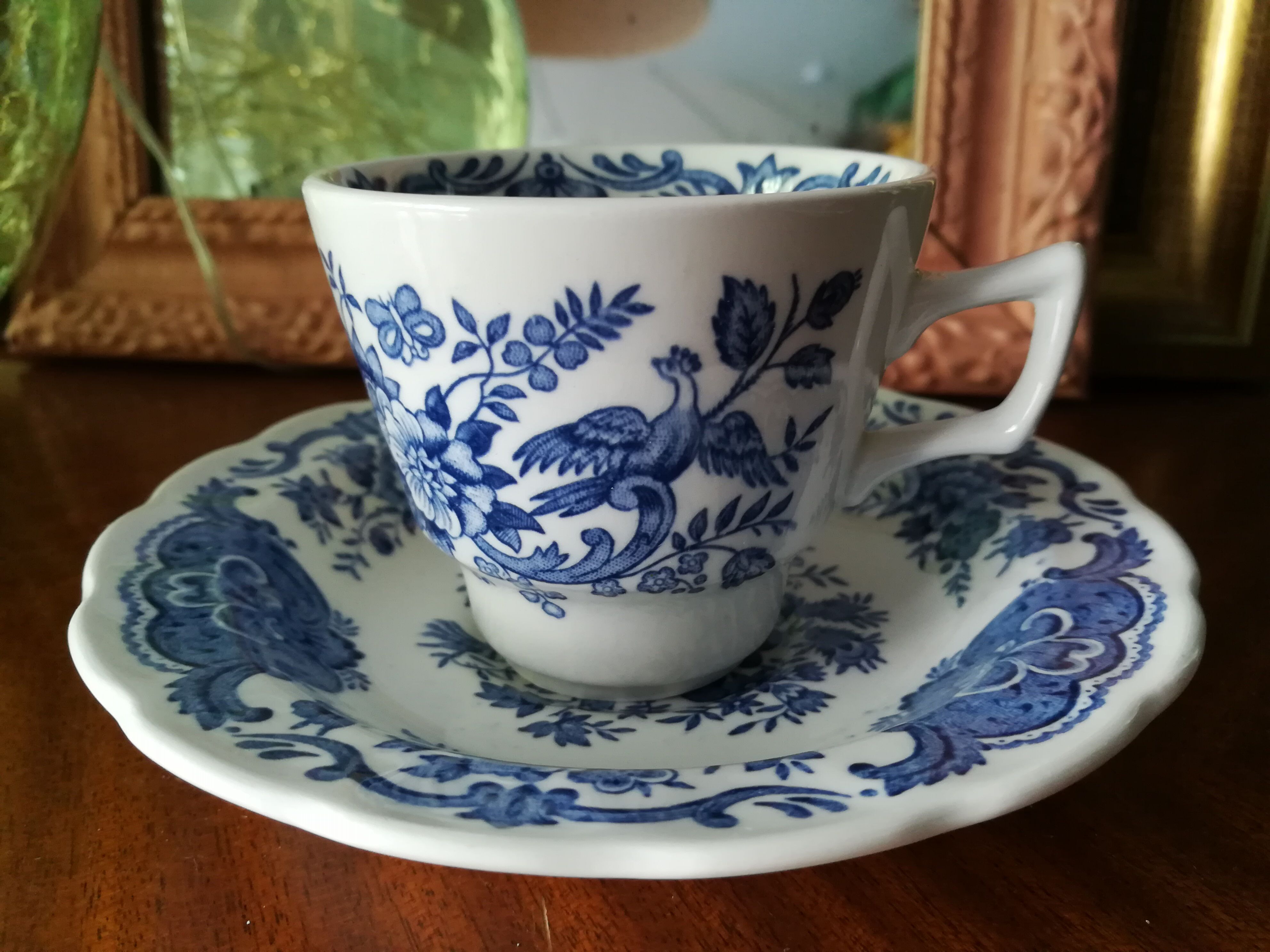 Cups and saucers Ridgway