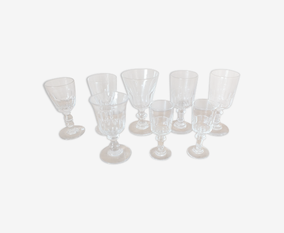 Lot de 8 verres à facettes anciens en verre et cristal
