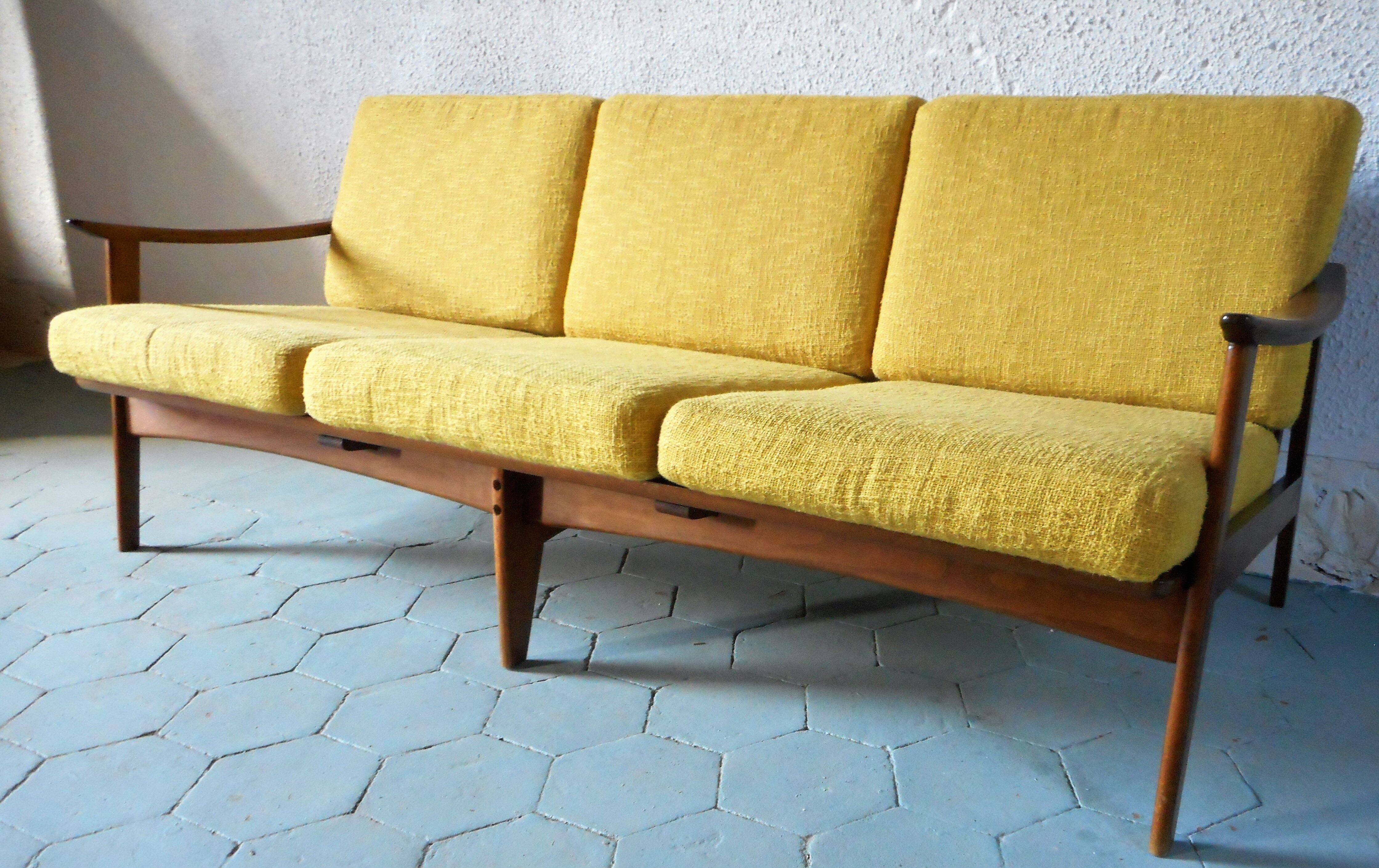 Scandinavian bench
