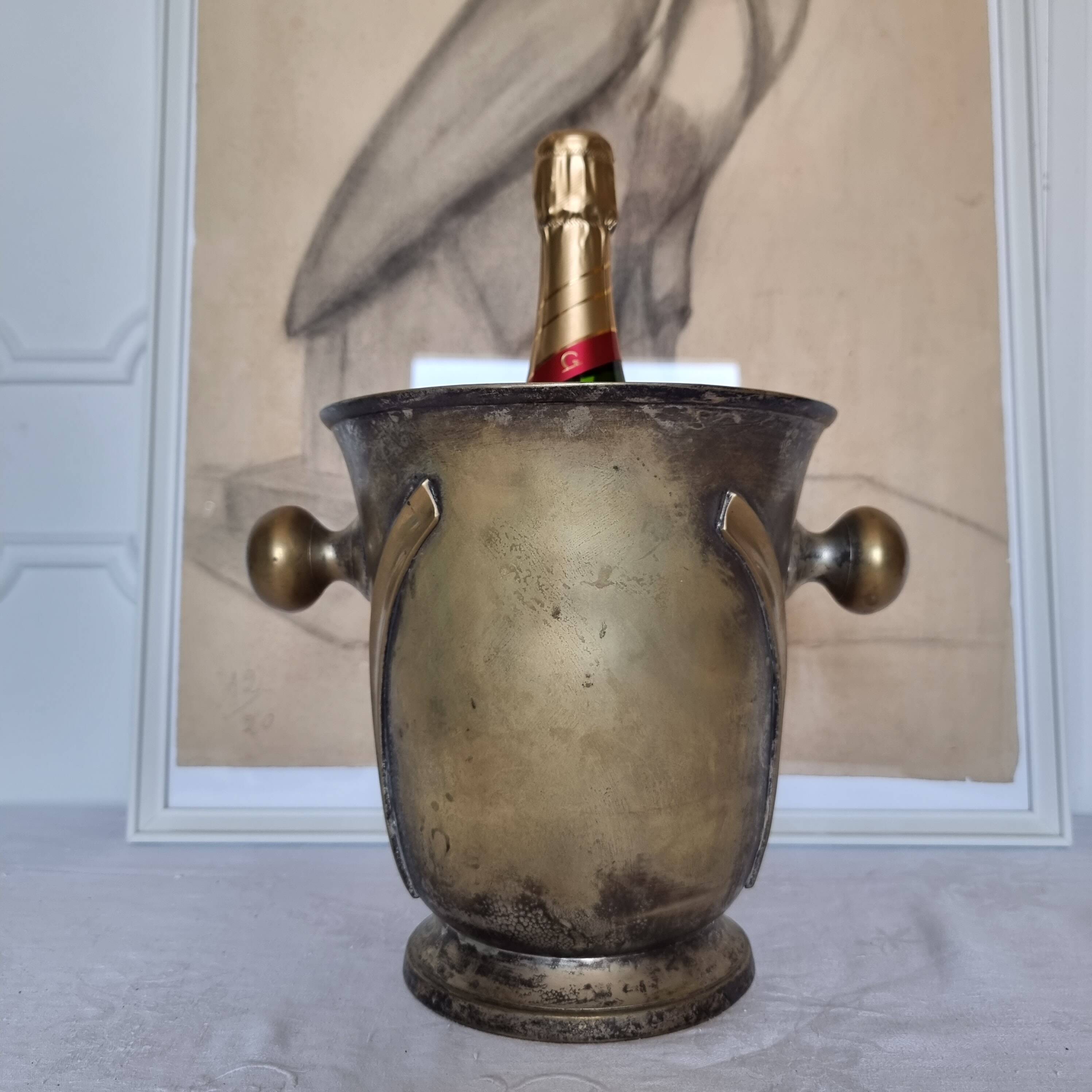 Magnificent and exclusive vintage Art Deco bronze champagne/wine bucket