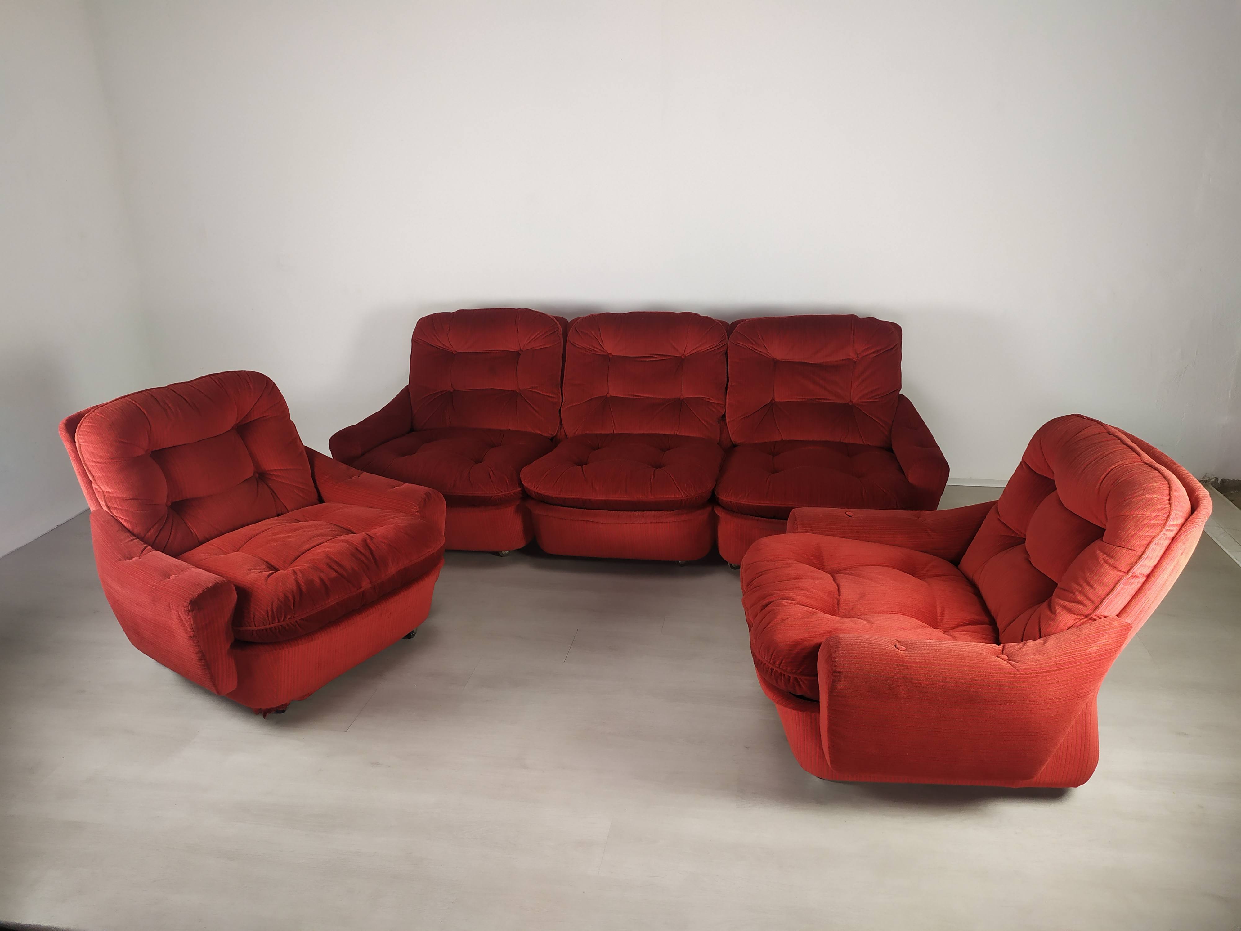 Airborne Cadestin Red Velvet Lounge