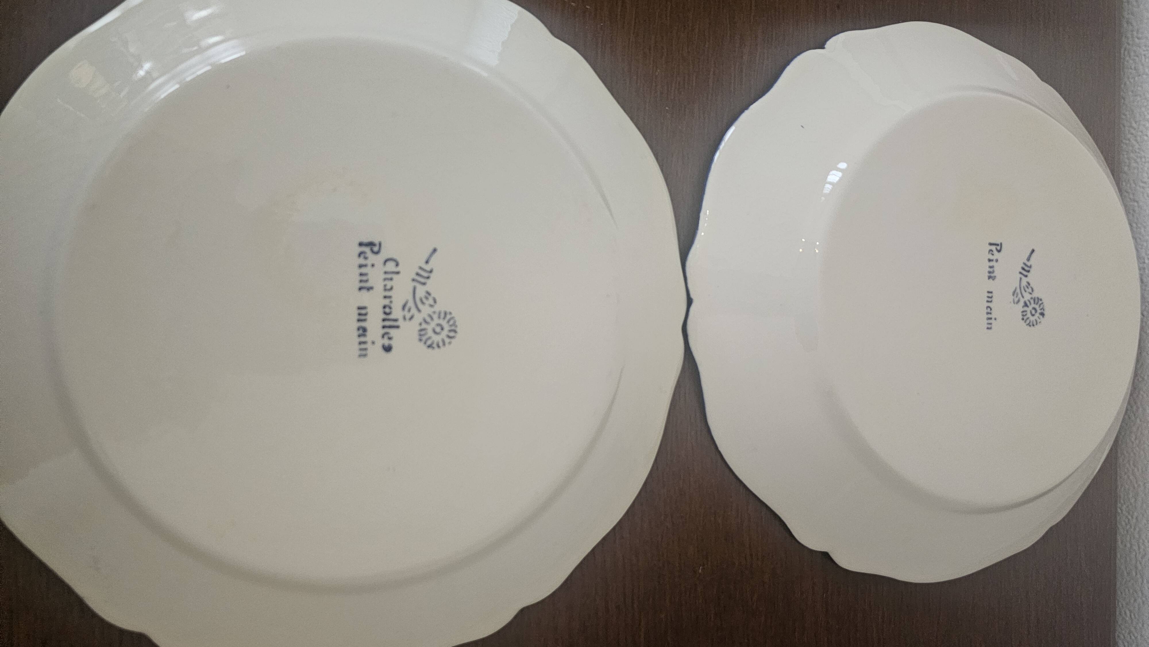 Pair of decorative plates Charolles – hand-painted earthenware – work
