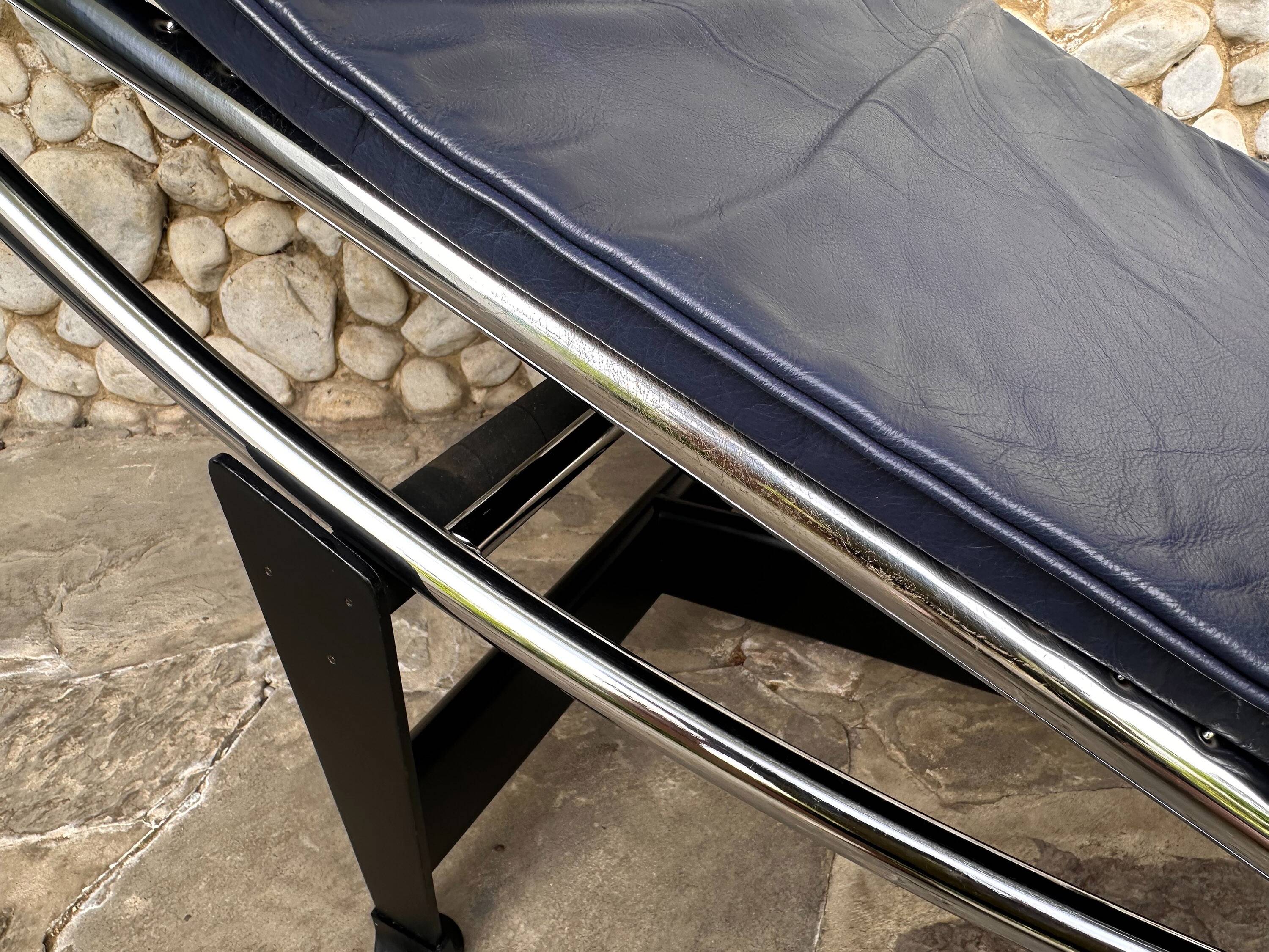 Cassina LC4 chaise longue by Le Corbusier, Pierre Jeanneret & Charlotte Perriand in blue leather.