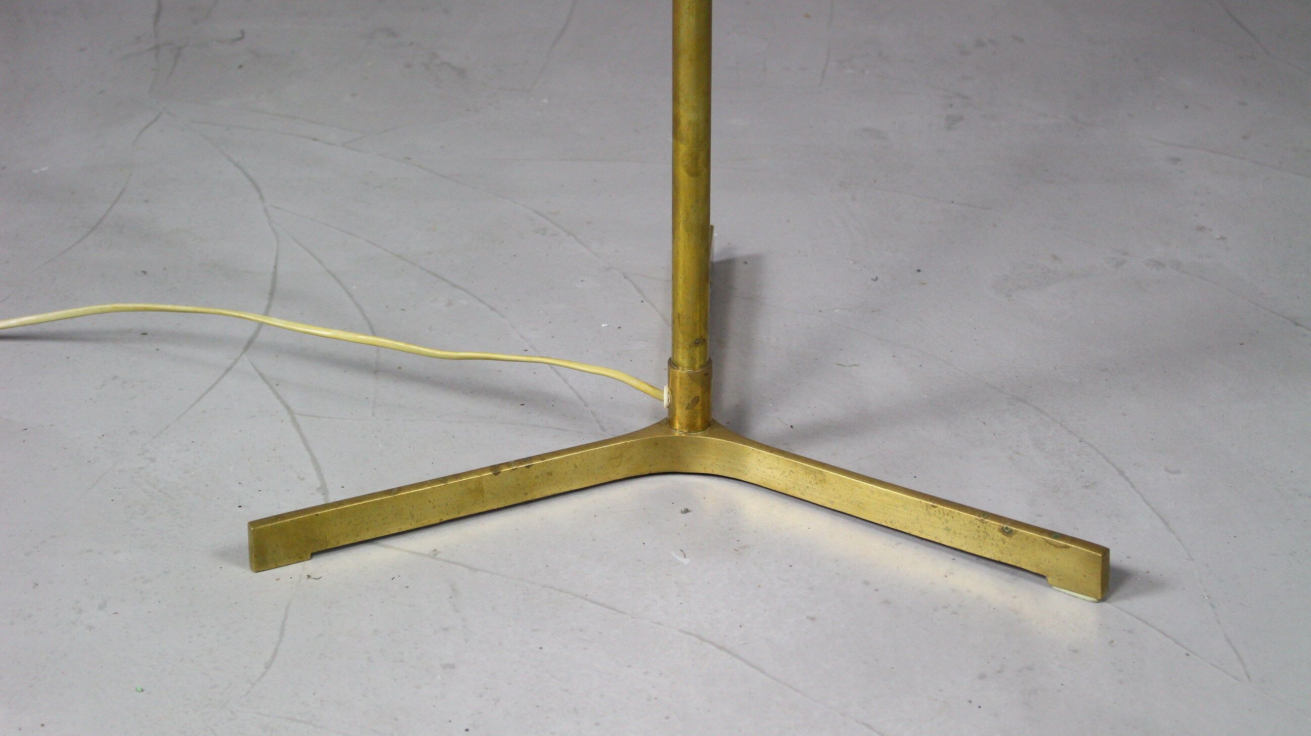 Mid Century modern brass floor lamp, 1950s