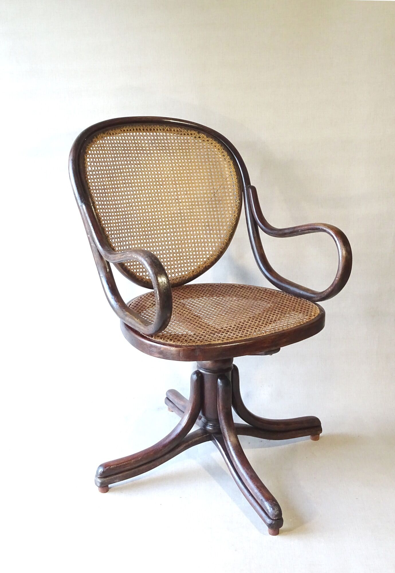 Armchair Curved wood THONET screw N° 1 , 1890 cannages