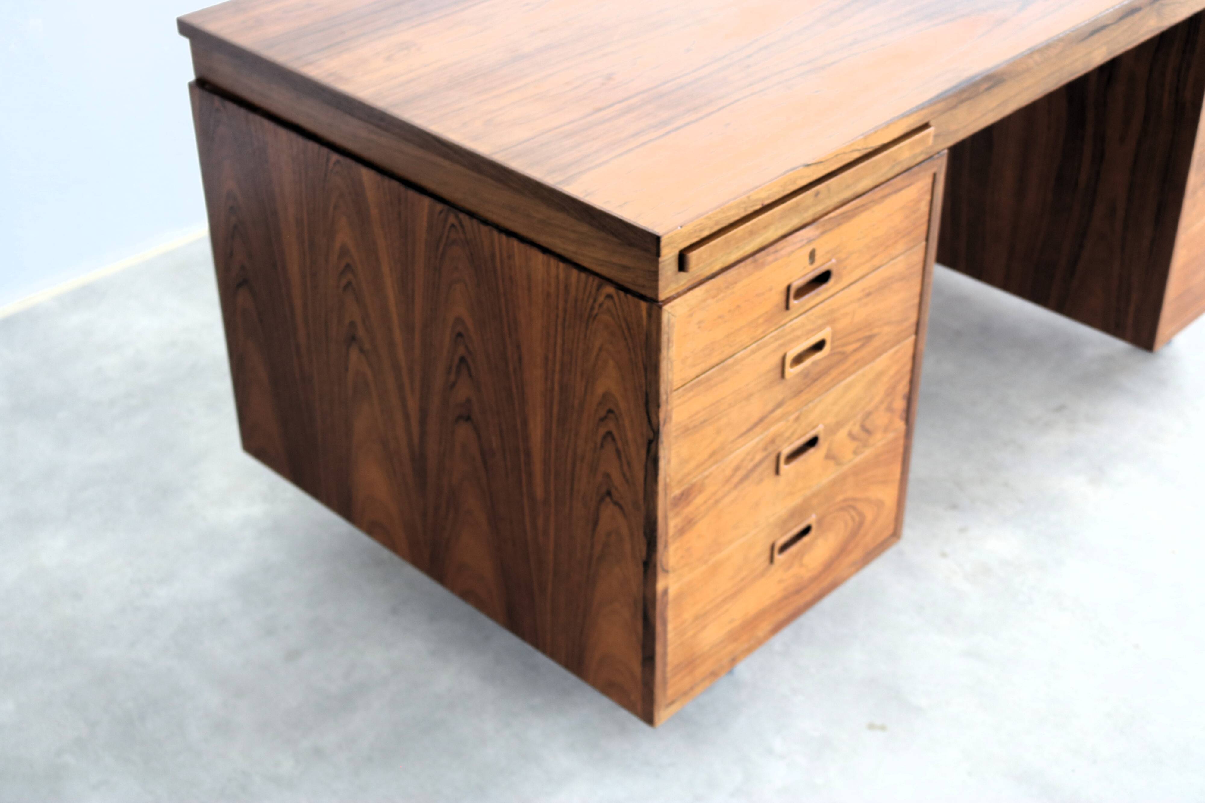 vintage desk | rosewood | Nipu | 1960s