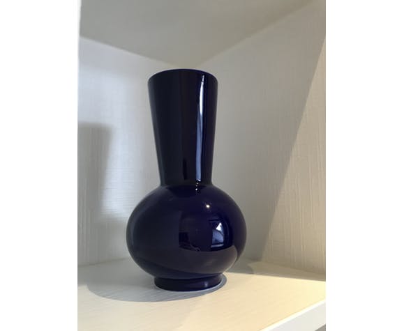 King blue vase