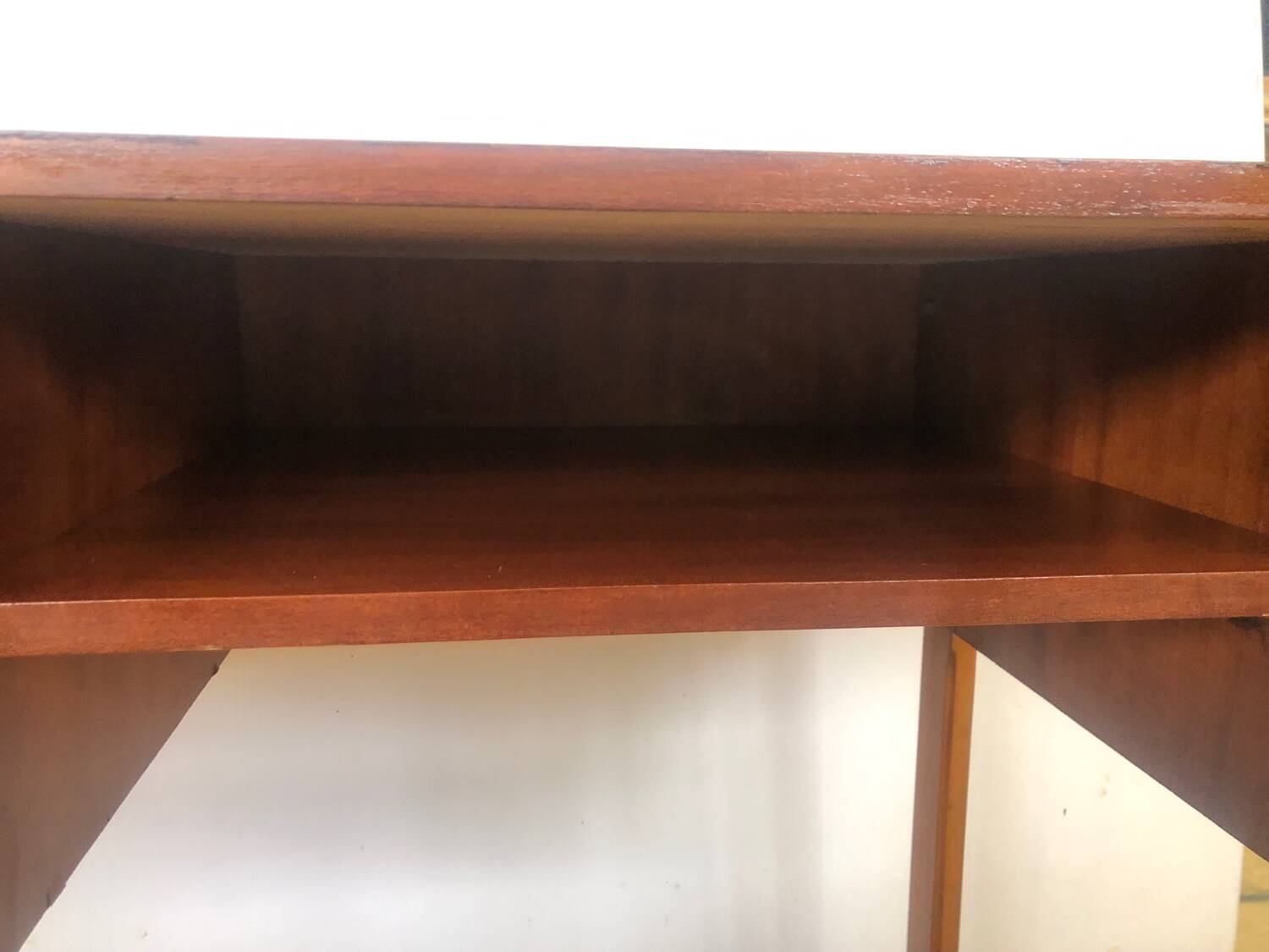 Scandinavian sled base desk