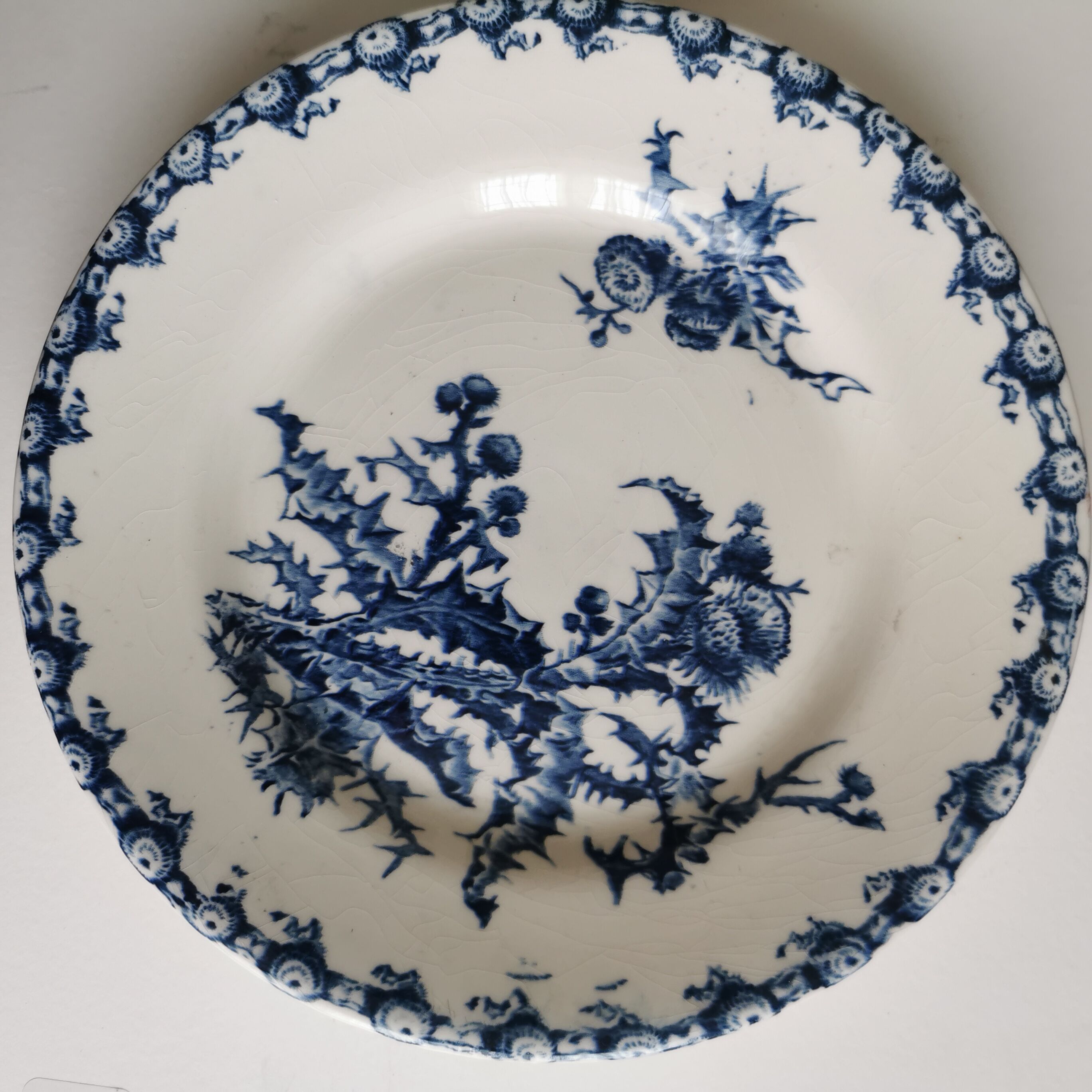 Flat plates stamped opaque Gien porcelain, “Chardons” model