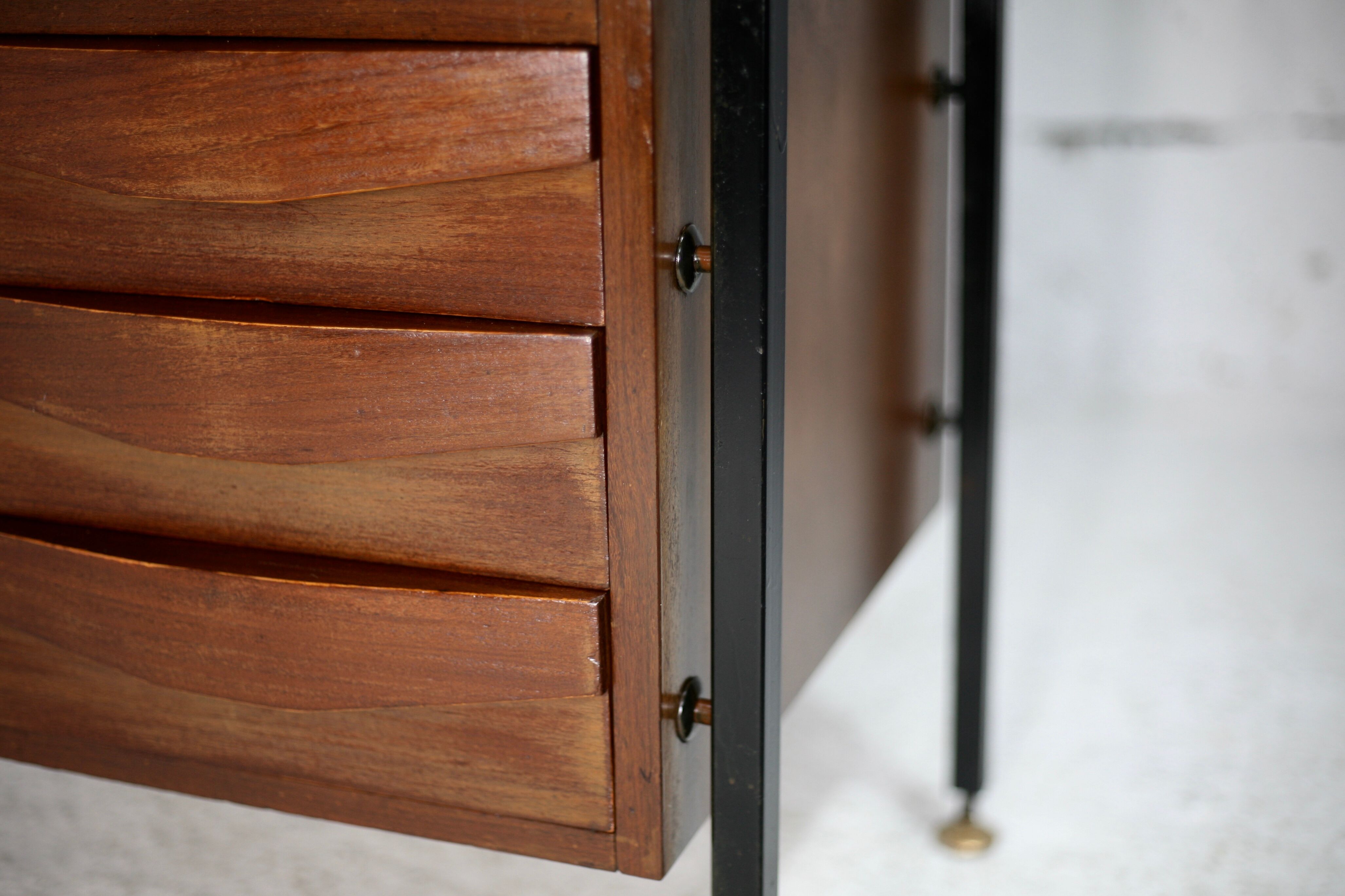 Bureau en bois léger, France, circa 1950