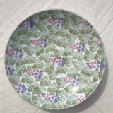 Cup wisteria pattern