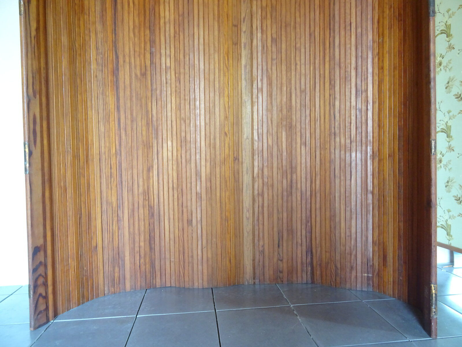 Pair of Baumann screens