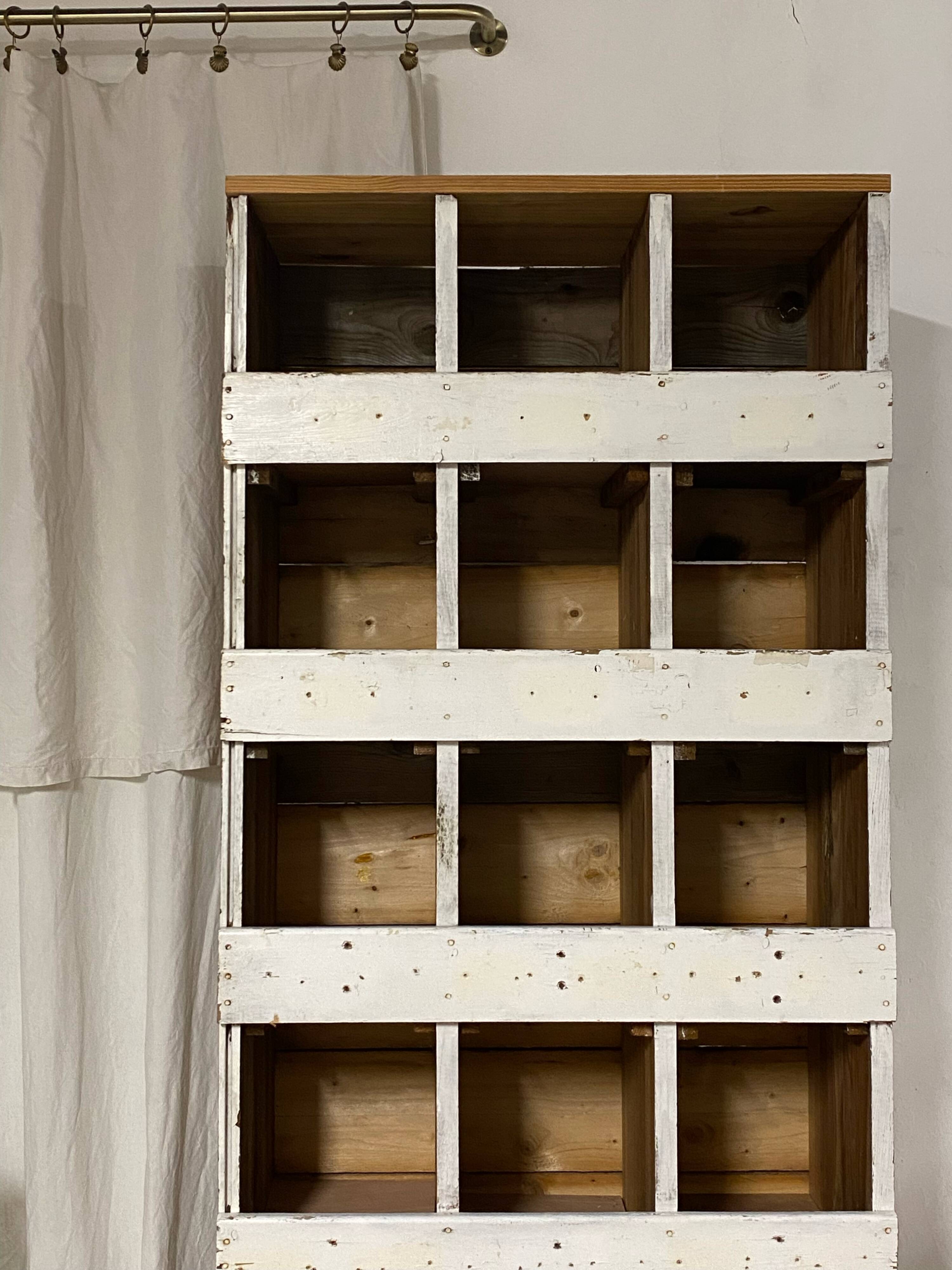 Workshop furniture with 21 lockers