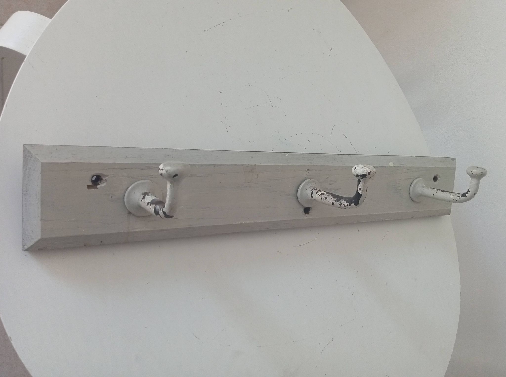 Vintage wall coat rack from the 1930s/1940s.
