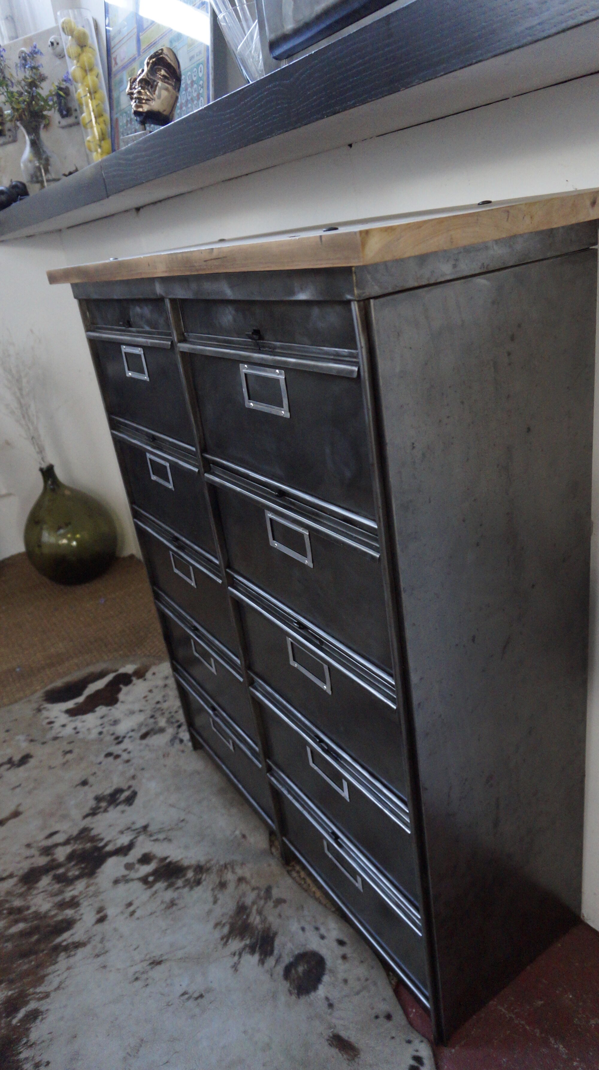 Furniture 10 valves roneo