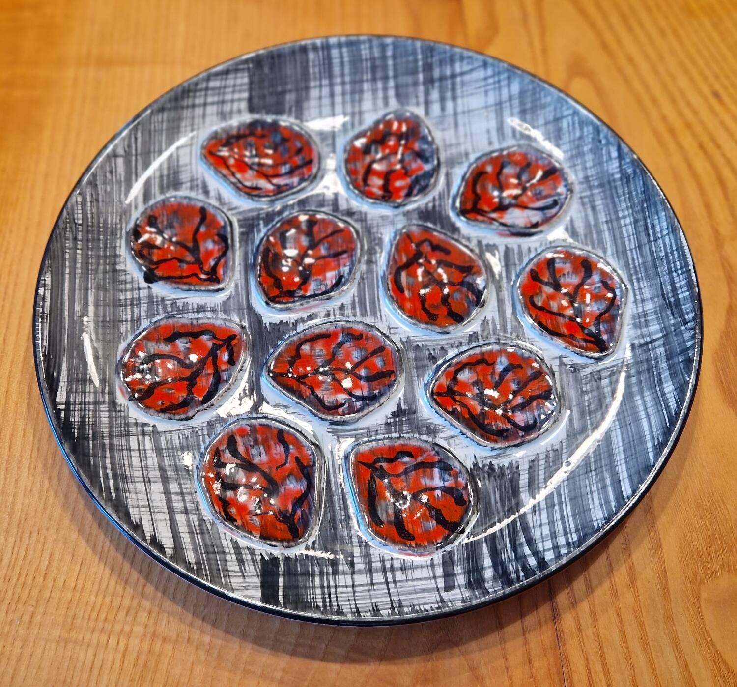Oyster display dish, Pornic earthenware