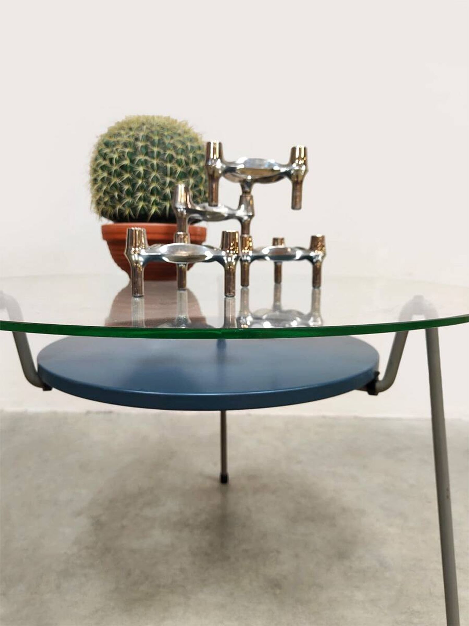 Vintage design 'Mug' coffee table model 535 Wim Rietveld Gispen 1953