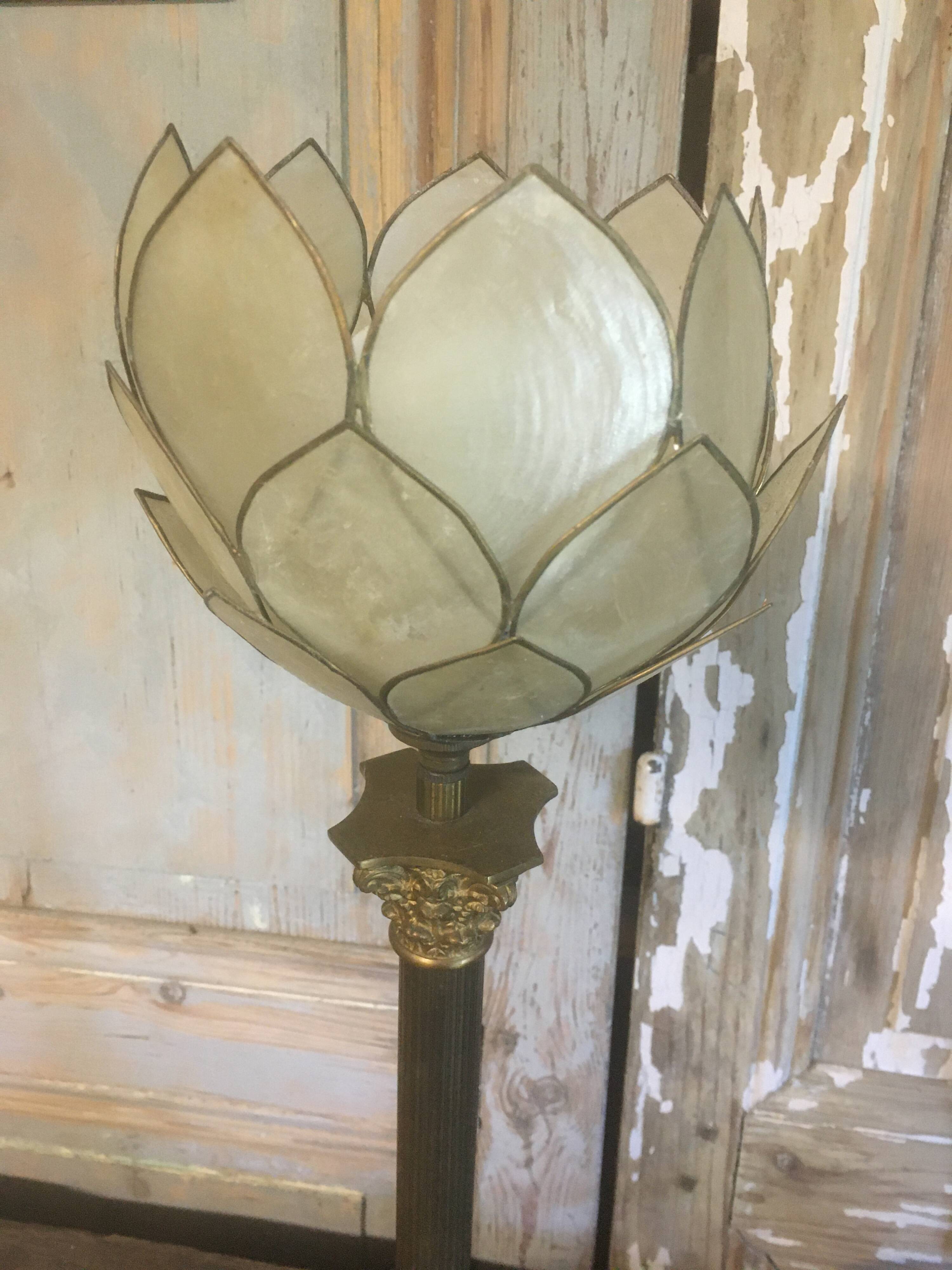 Lampe en bronze et nacre