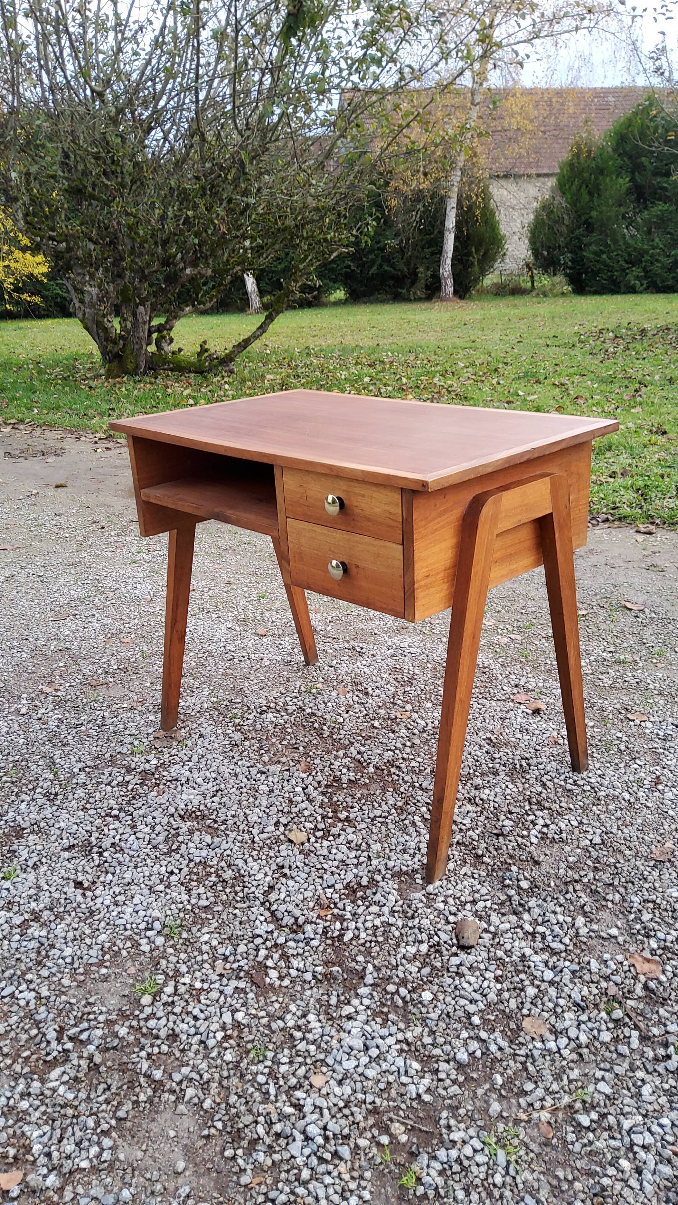 Office of the 50s in mahogany blond compass feet