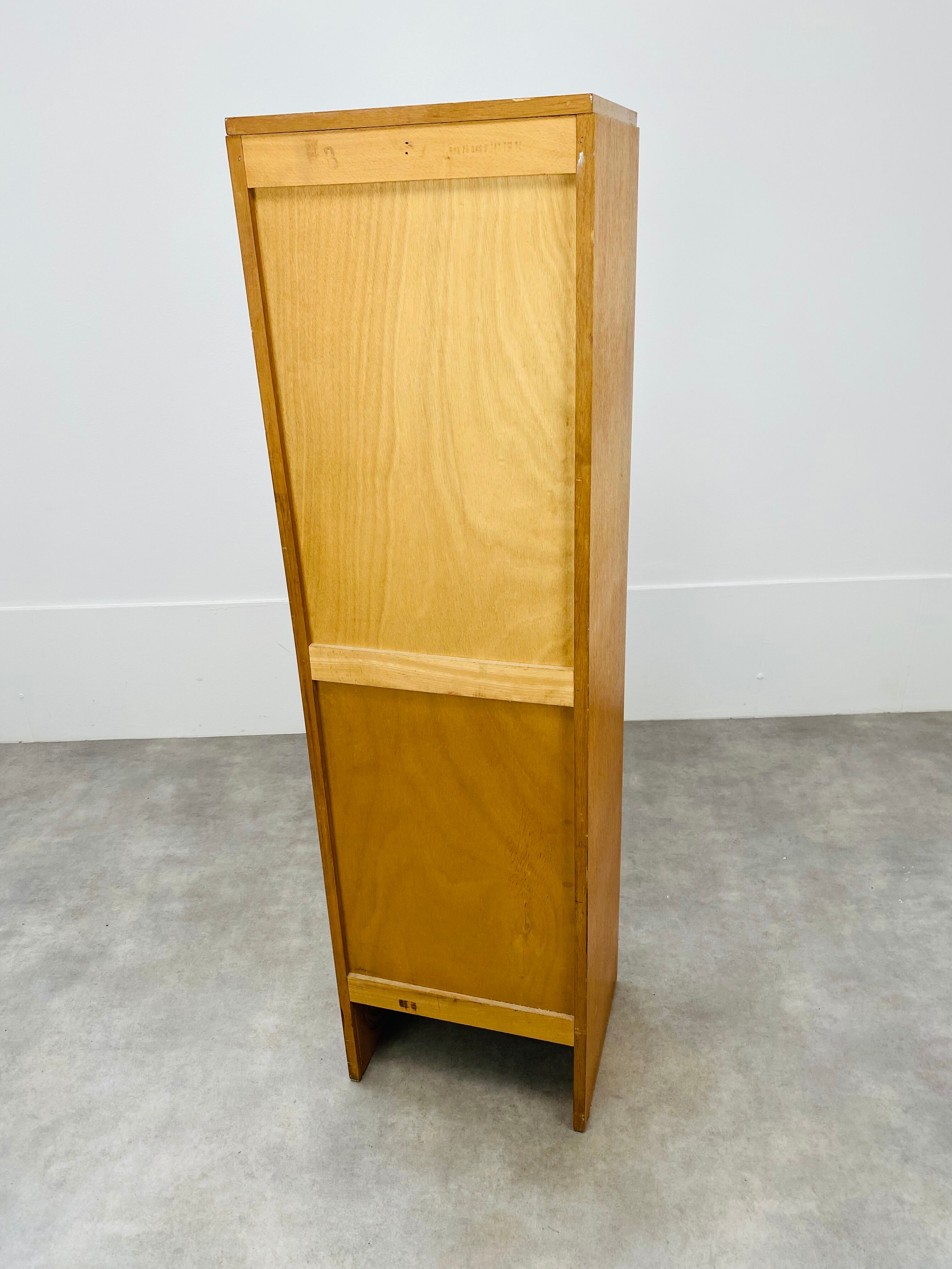 Column cabinet curtain binder, trade