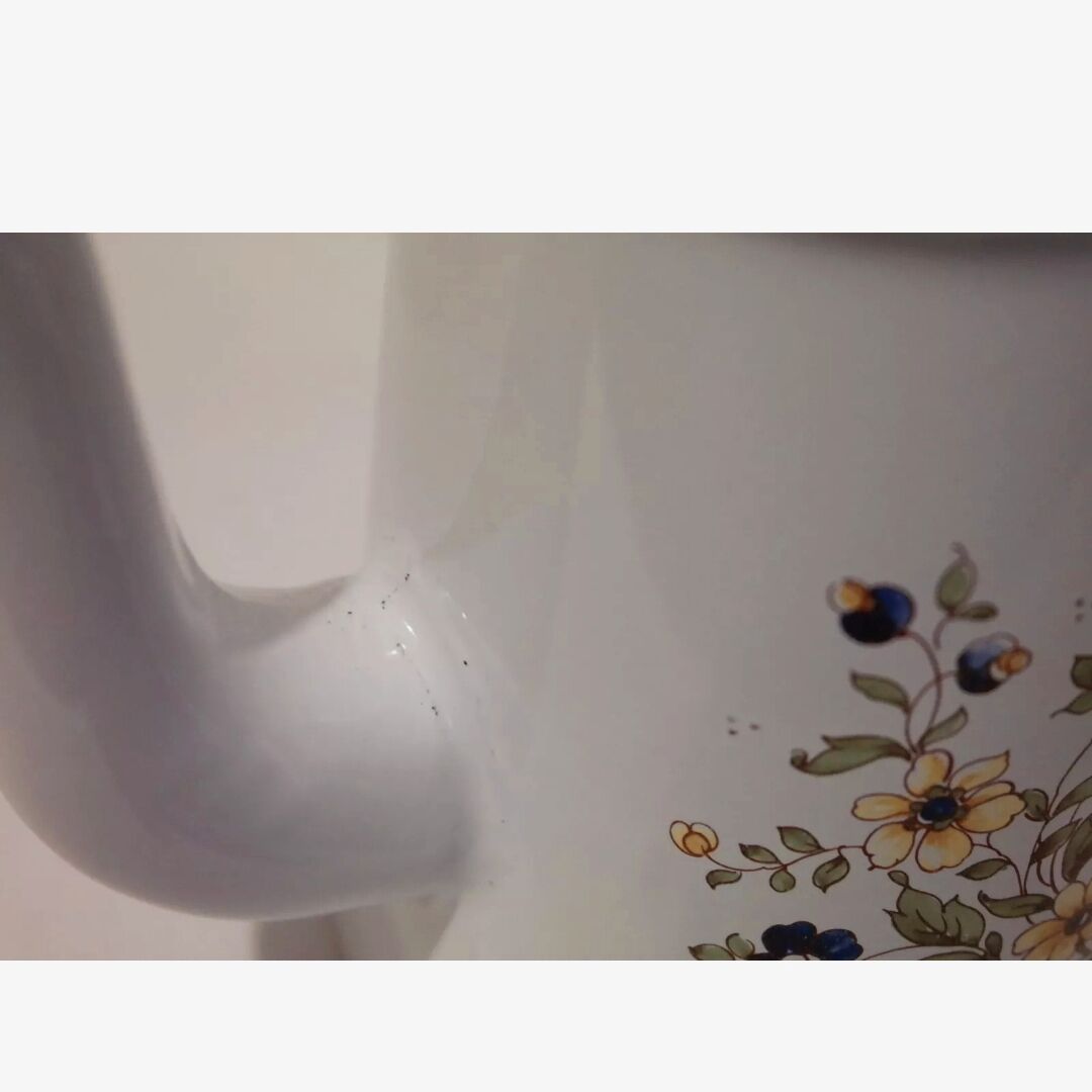 Enamelled sheet metal coffee maker