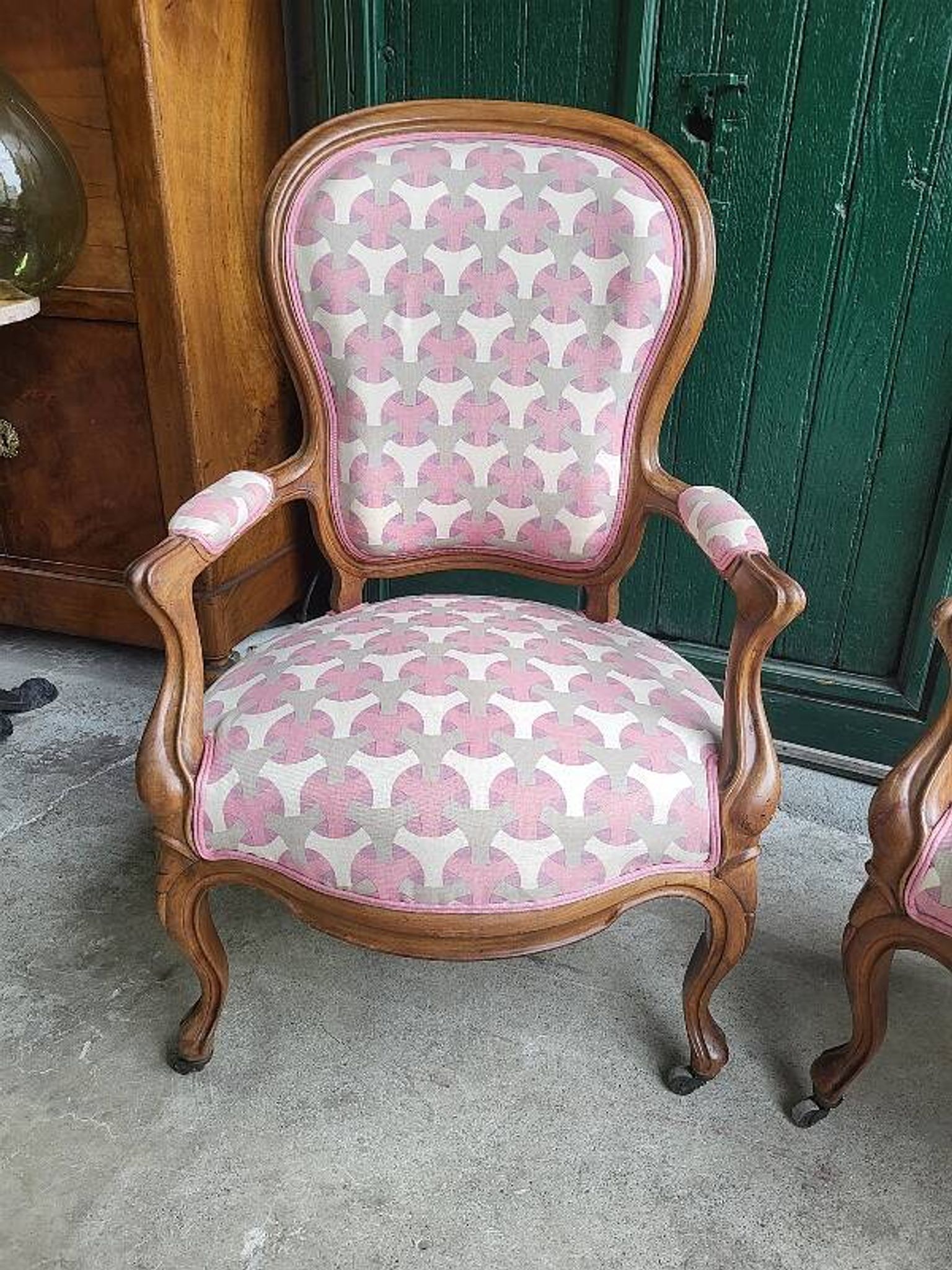 Paire de fauteuils louis philippe en noyer