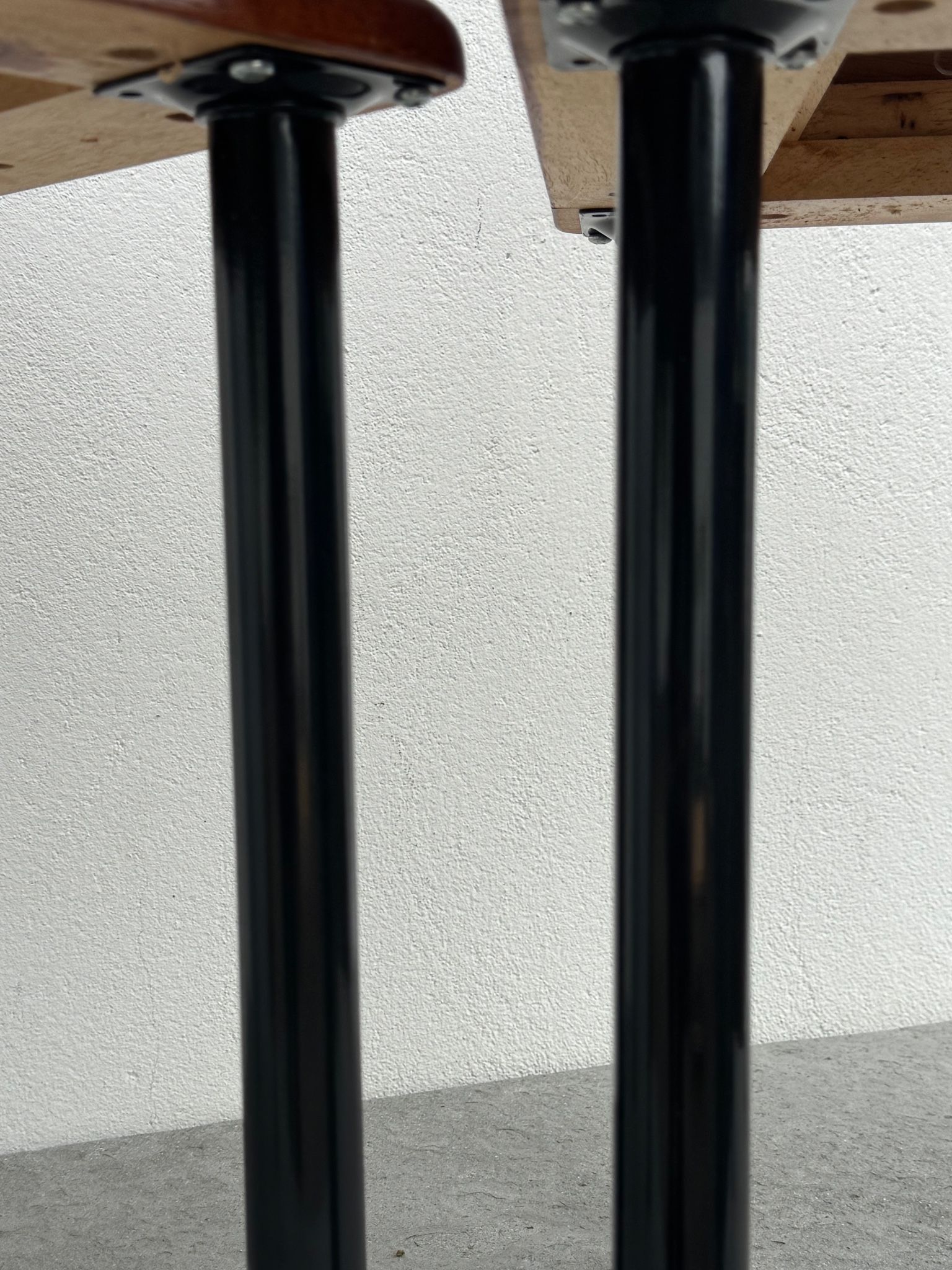 Paire de tables de nuit en chêne vintage