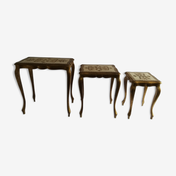 Golden wood trundle table