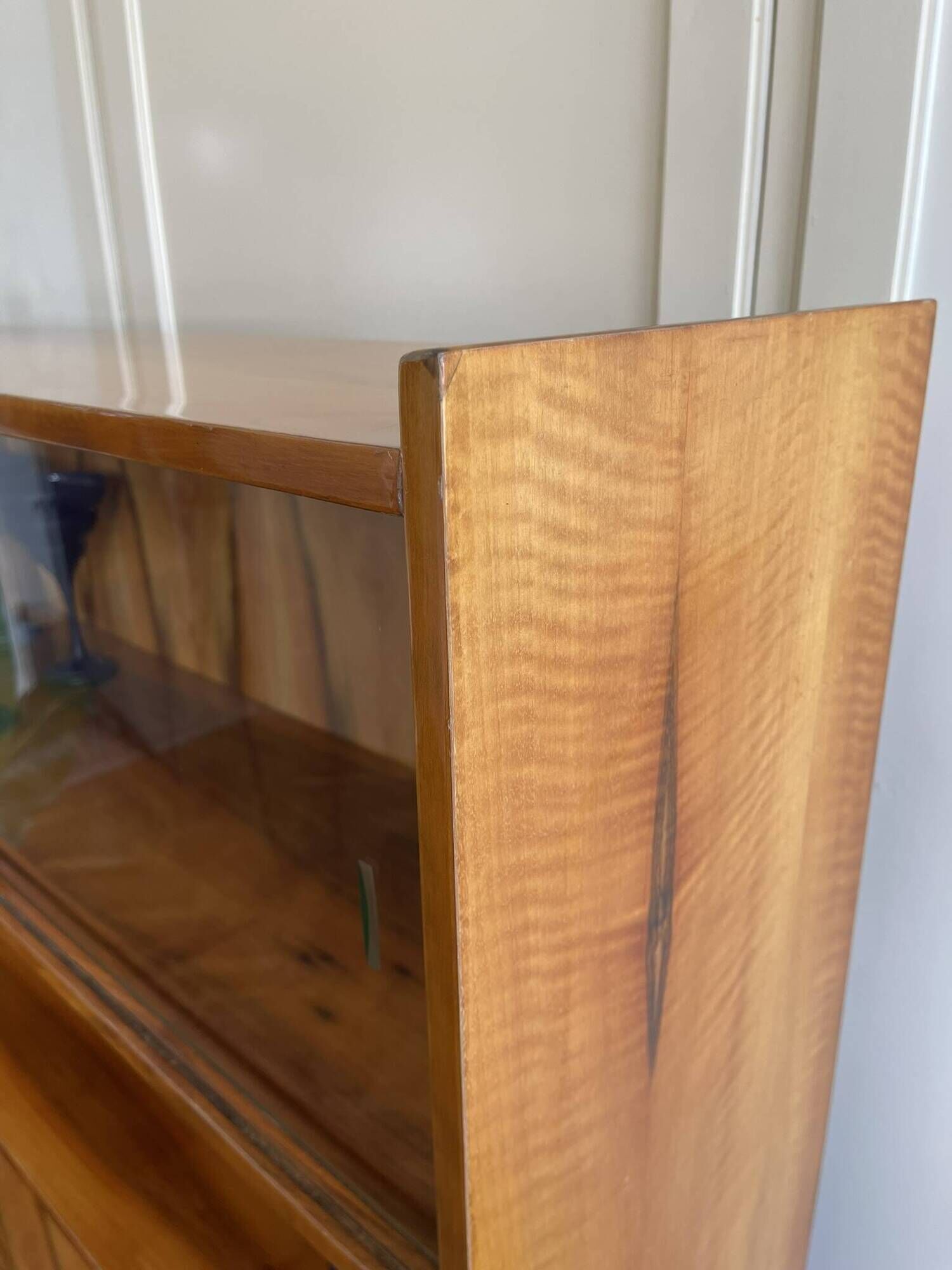 Bytomskie orion 1050b highboard en finition laque guitare