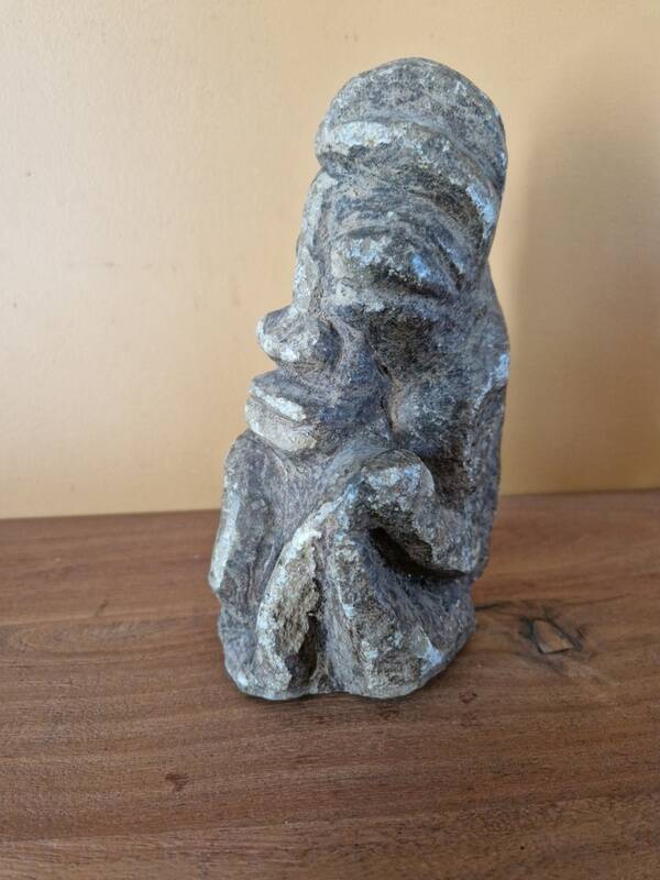 Pomdo statue of the Kissi people of Guinea - Carved stone