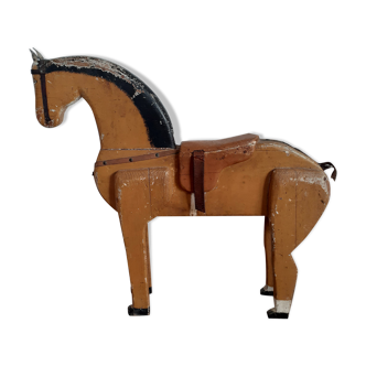 Cheval en bois ancien