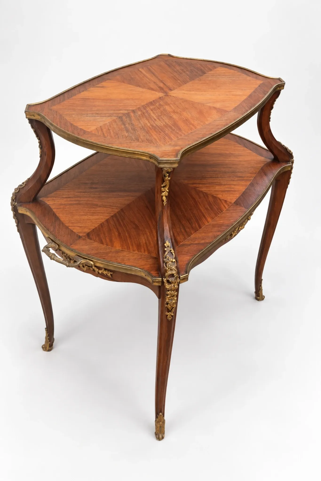 Tea table – Late 19th century – Louis XV style – Marquetry