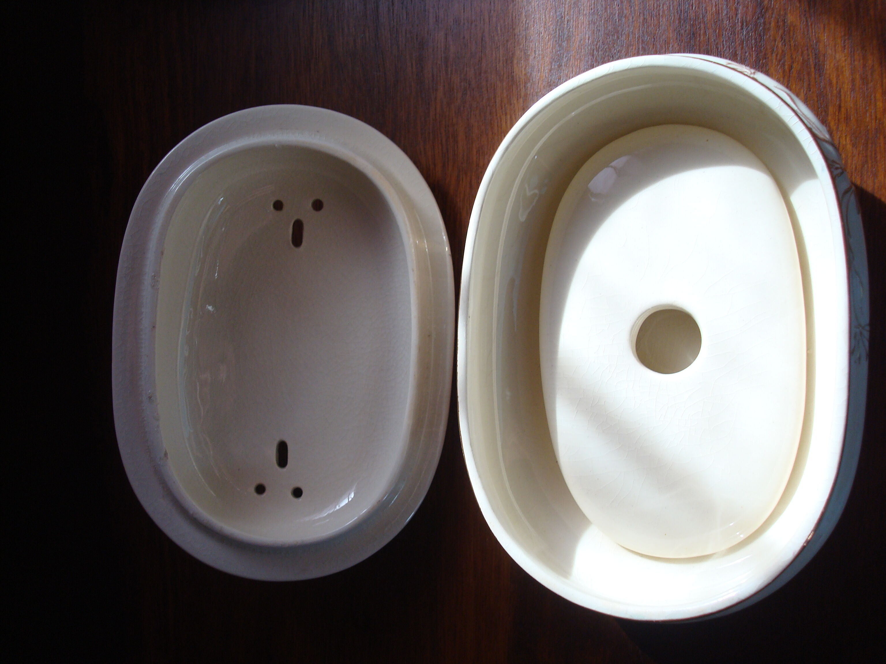 Brush holder and soap holder hamage nord, art nouveau, floral décor edging gold.