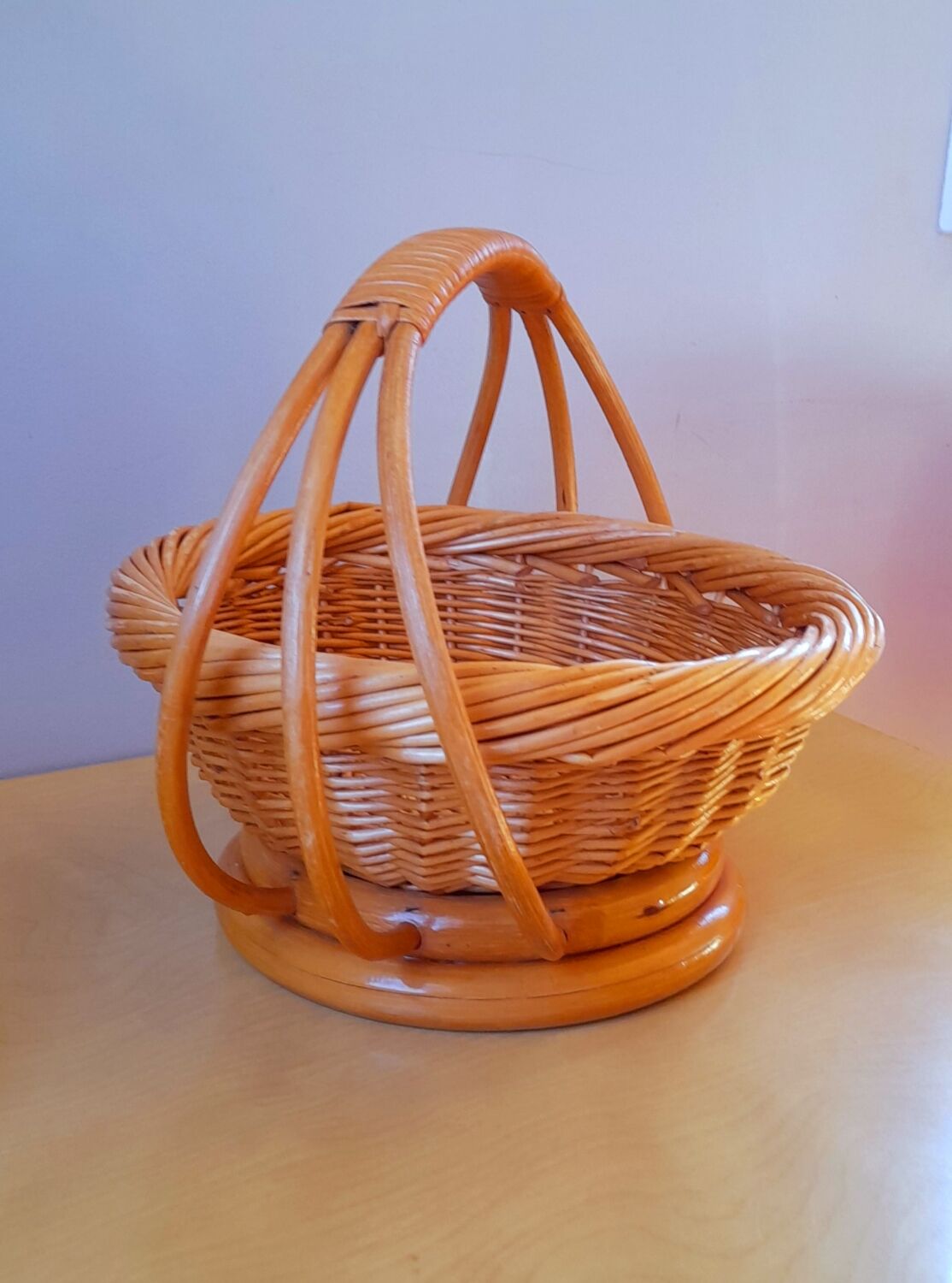 Rattan cut fruit basket 60s