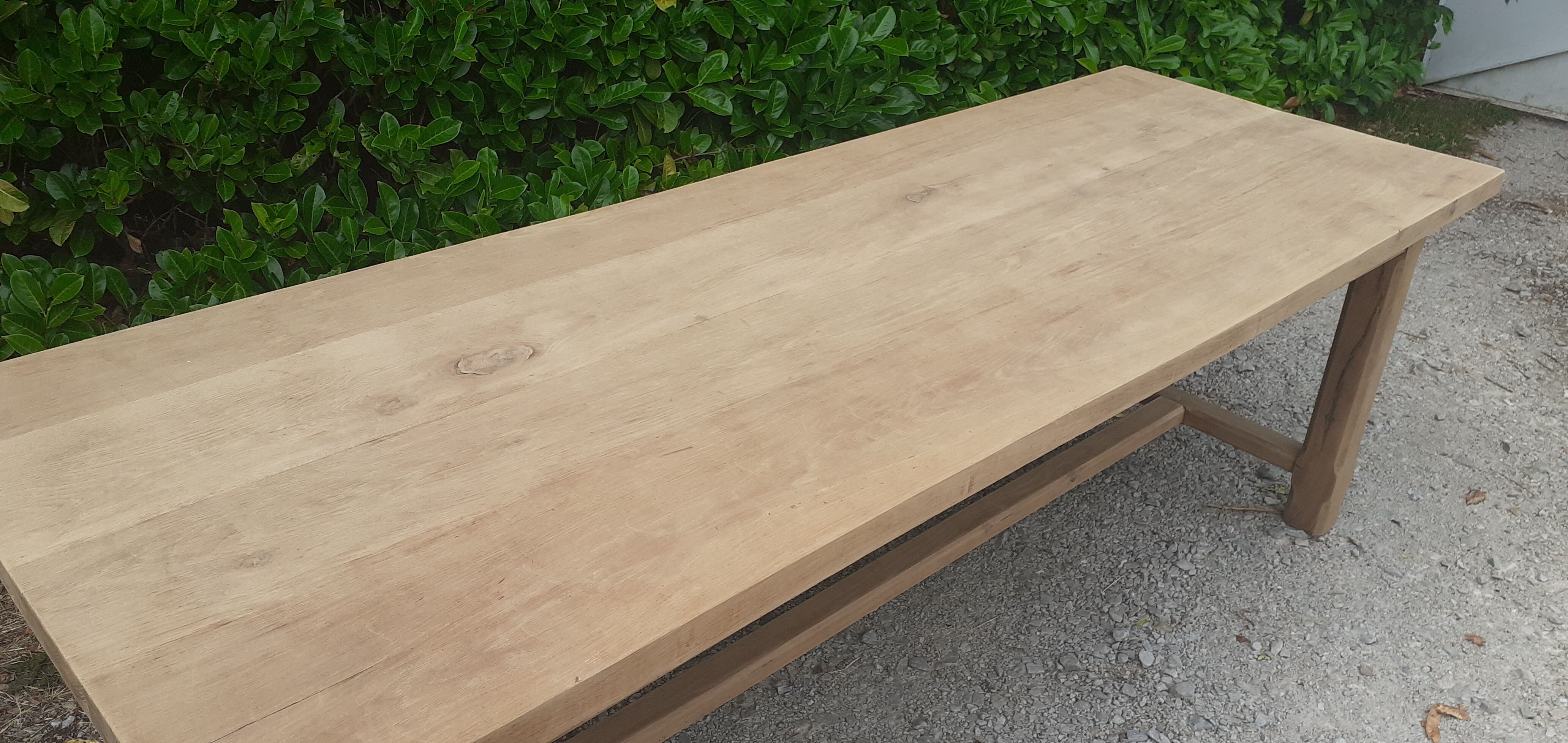 Farmhouse table in solid oak raw wood