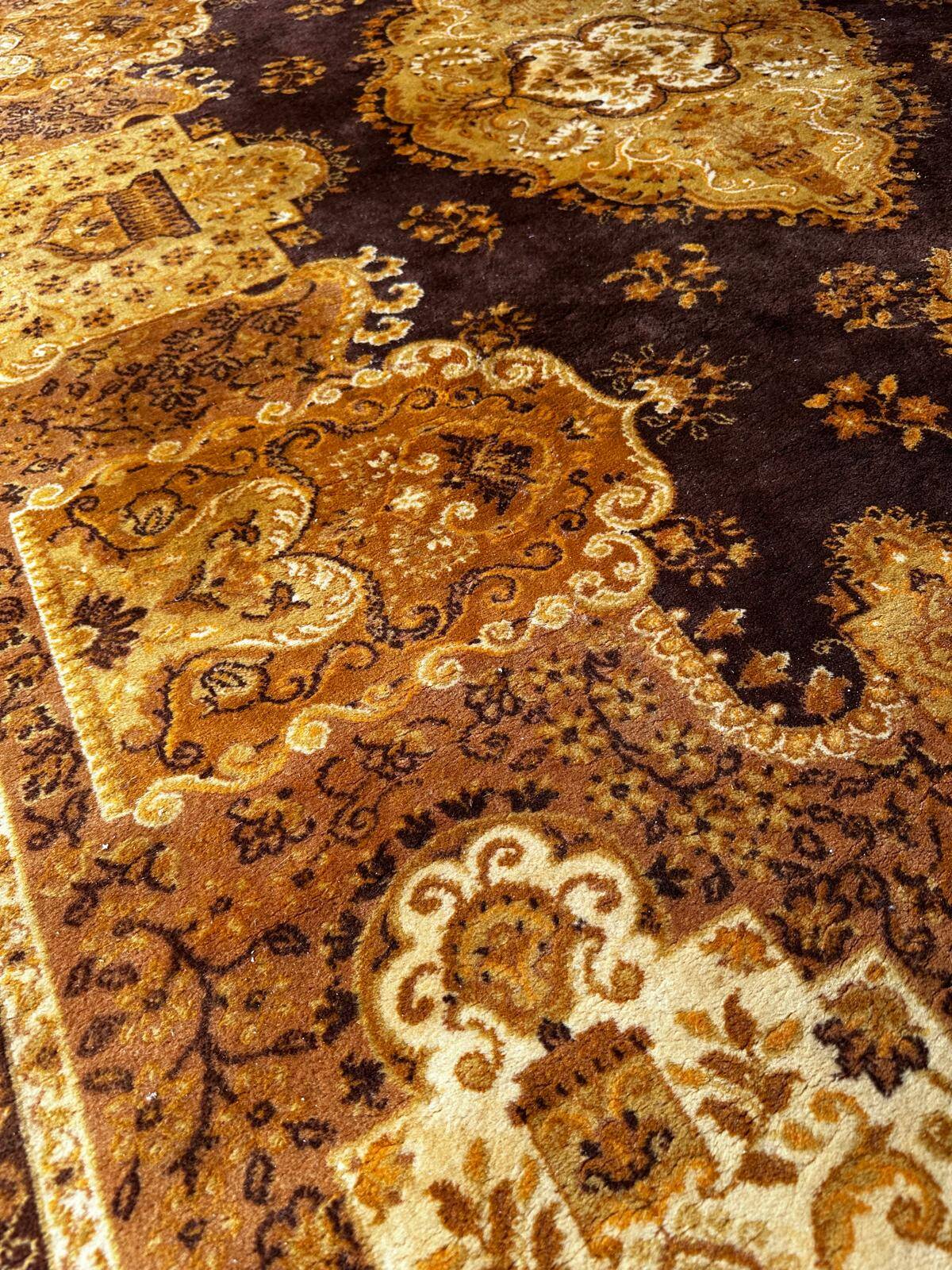 Oriental style rug 2m x 3m