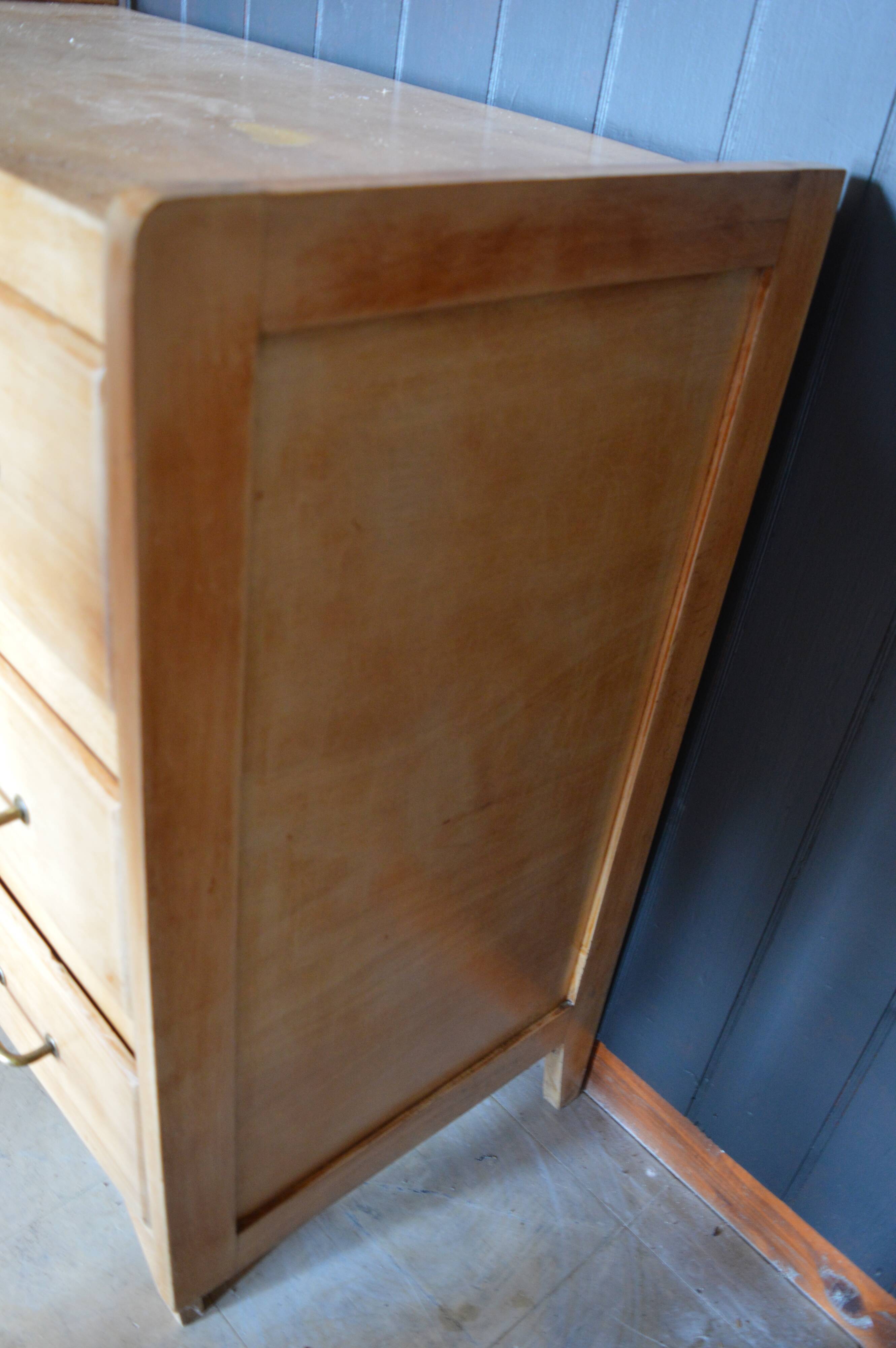 Chest of drawers vintage brass handles