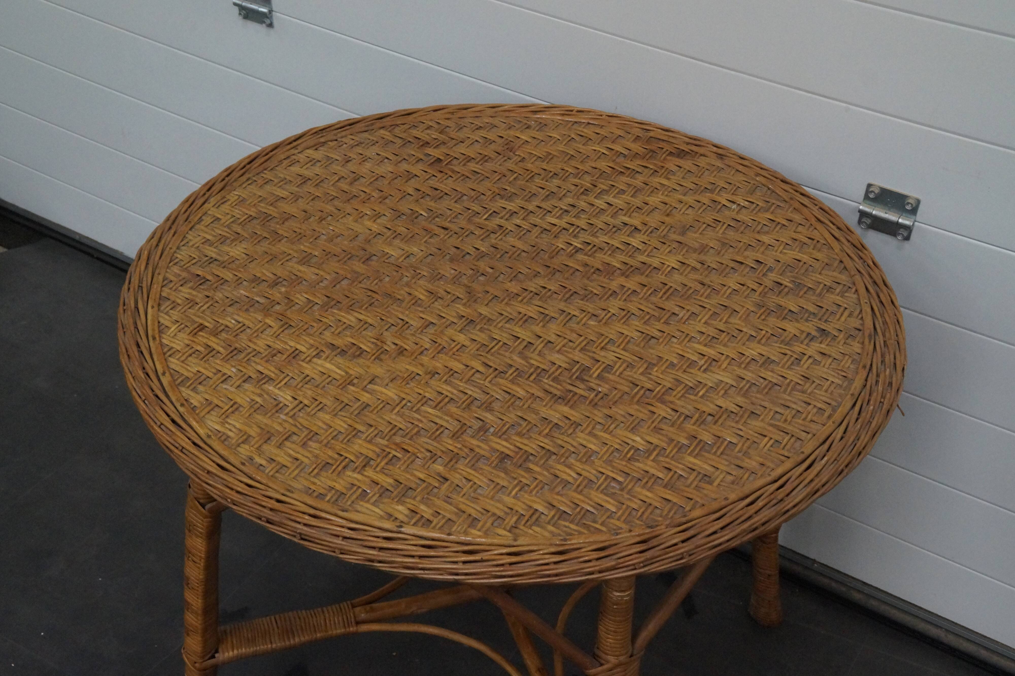 Table 60s Wicker