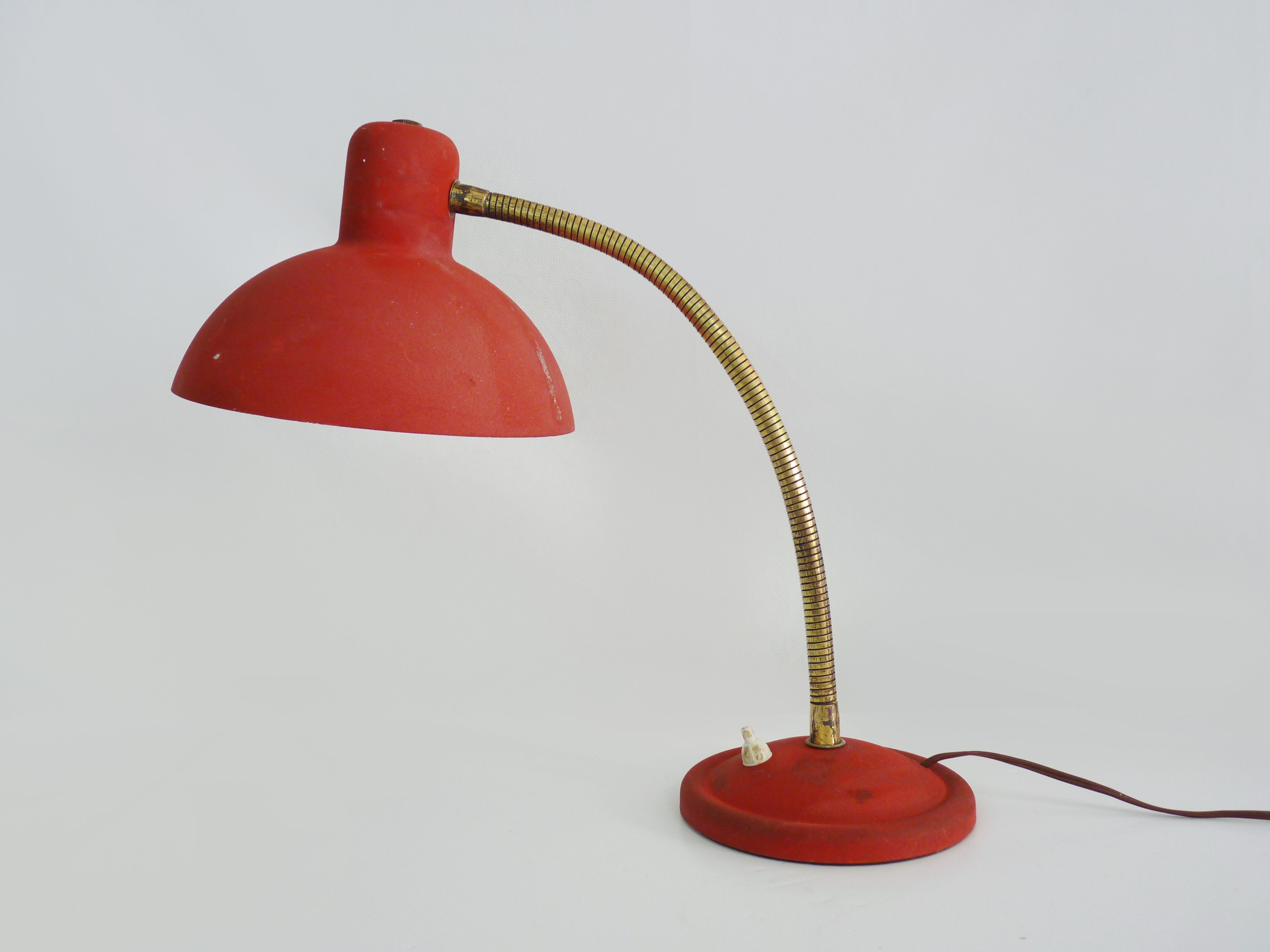 Flexible desk lamp vintage Aluminor in red lacquered metal. Year 50