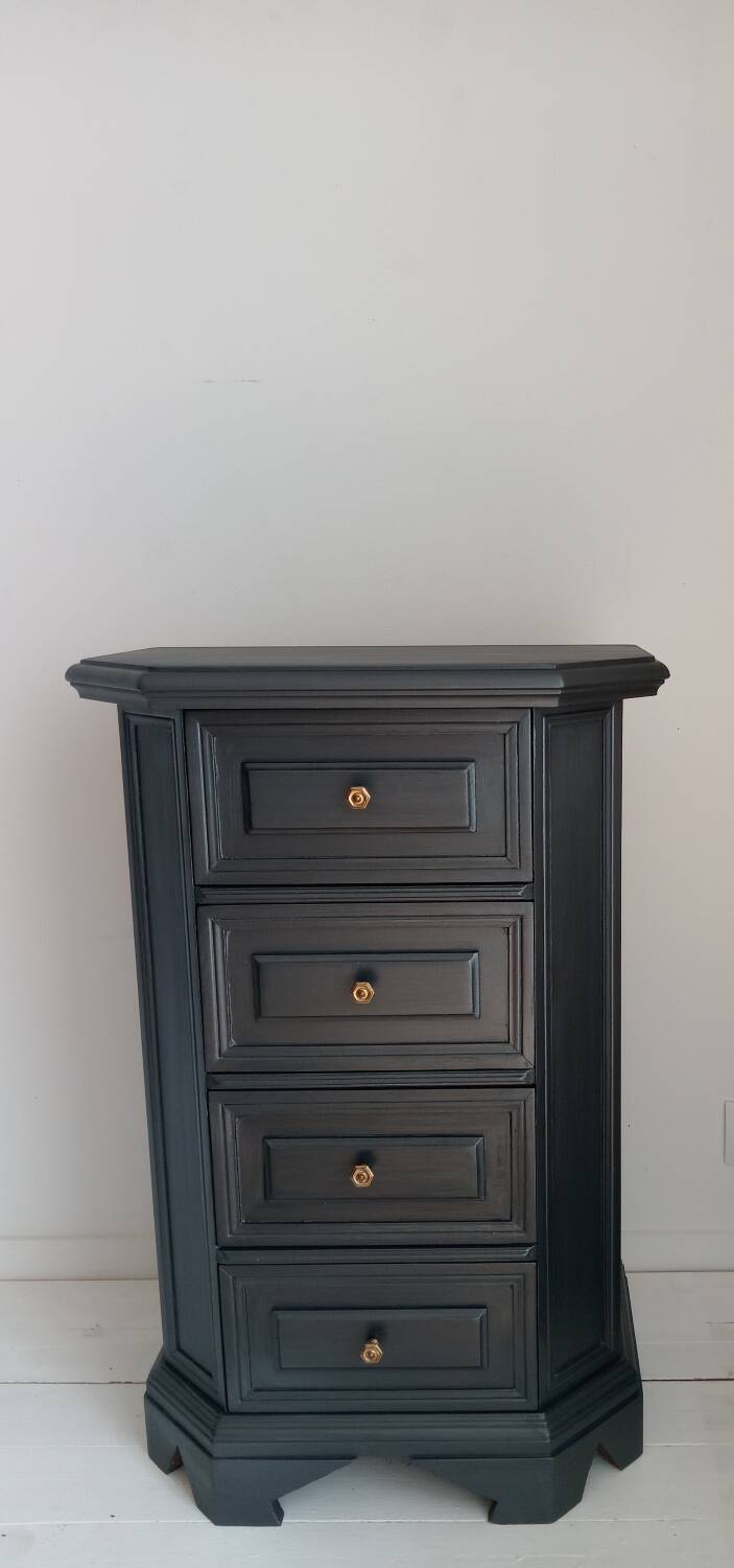 Chiffonier