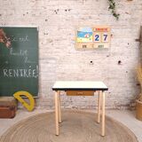 Bureau d'ecolier en formica